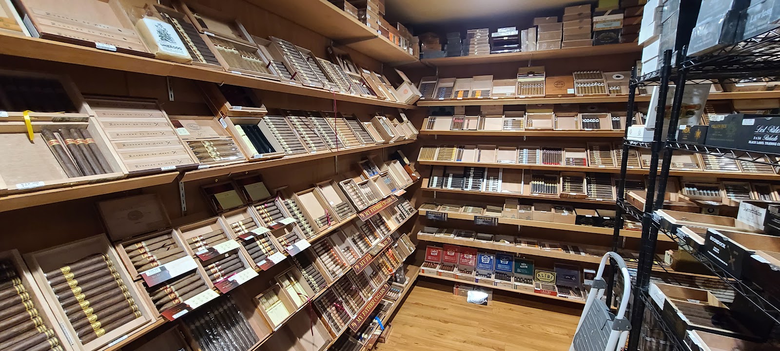 Omertá Cigar Co. photo 9