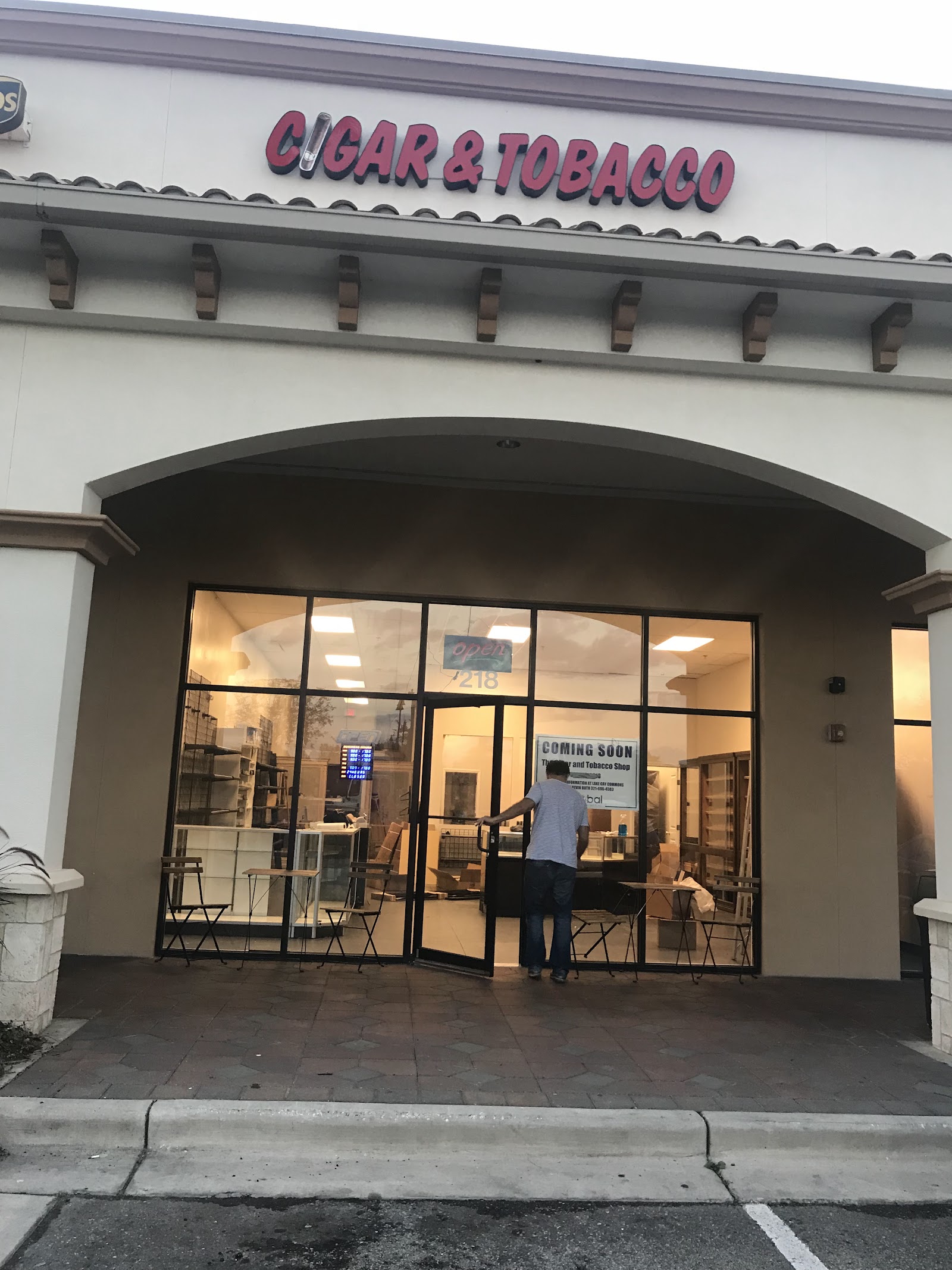 Orlando Cigar & Tobacco Shop photo 4