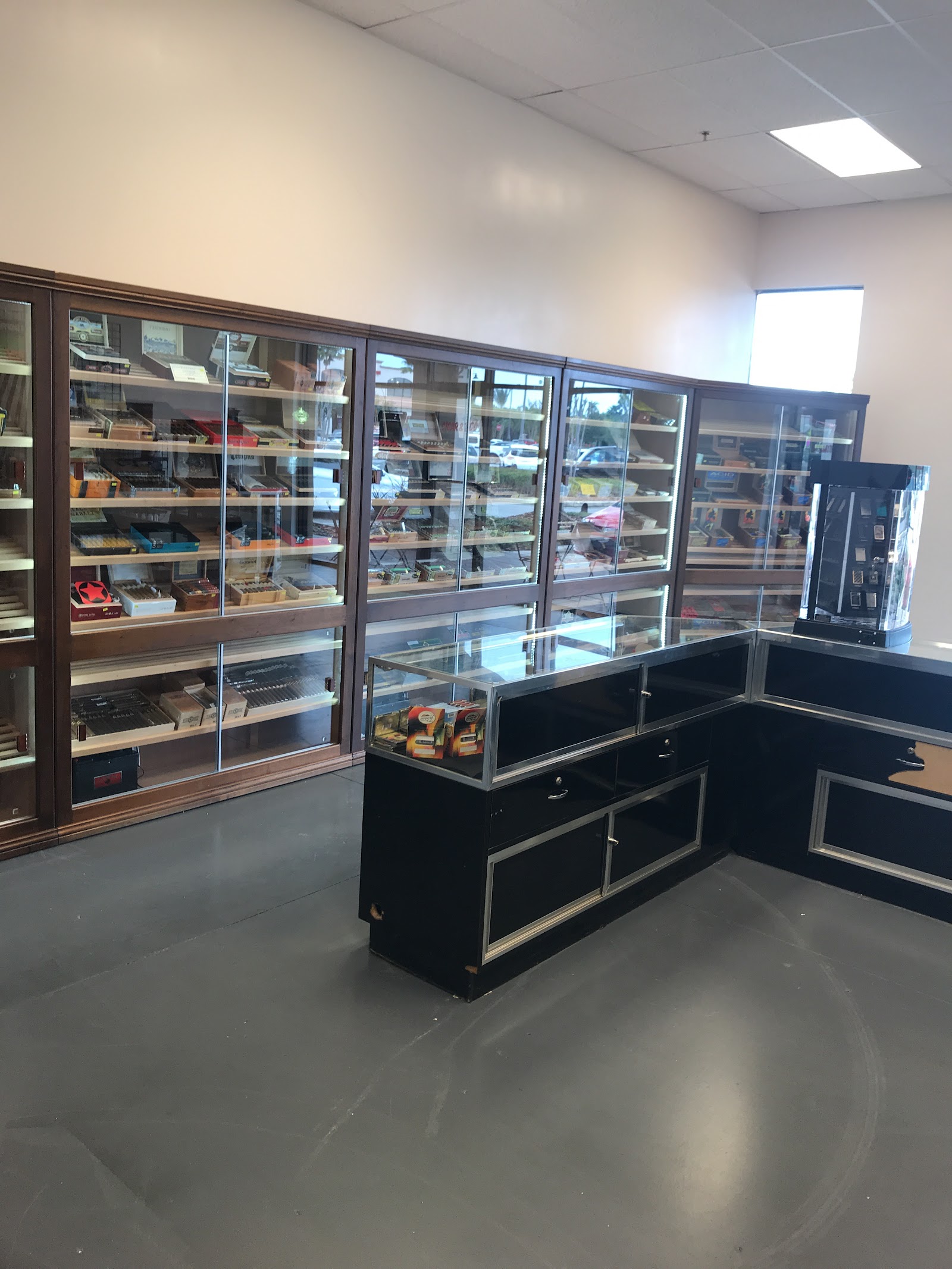 Orlando Cigar & Tobacco Shop photo 6