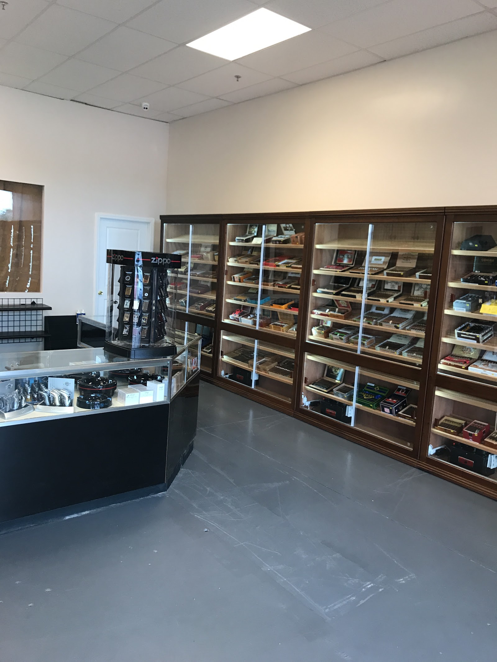 Orlando Cigar & Tobacco Shop photo 9