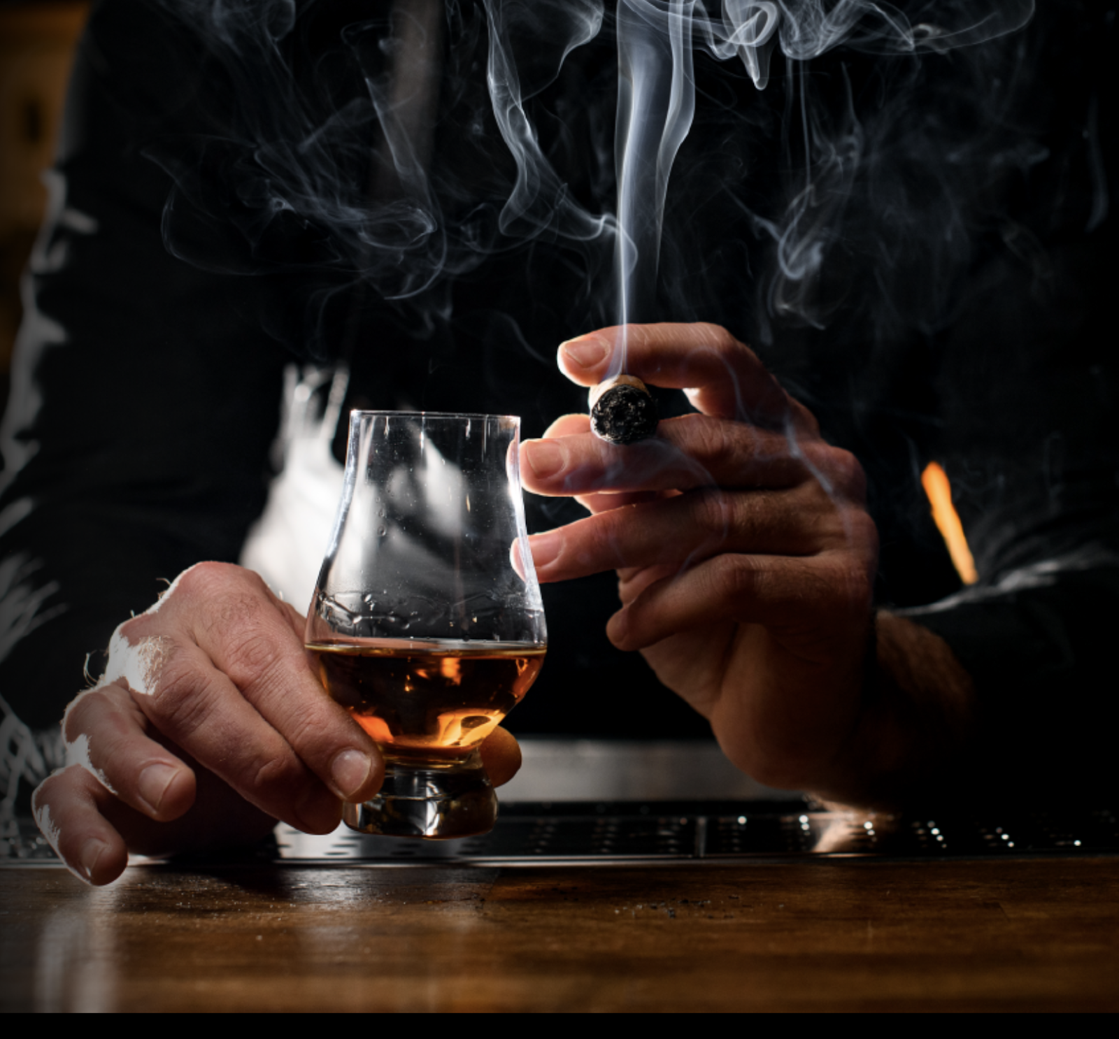 Oscar's Cigar & Sports Lounge photo 2