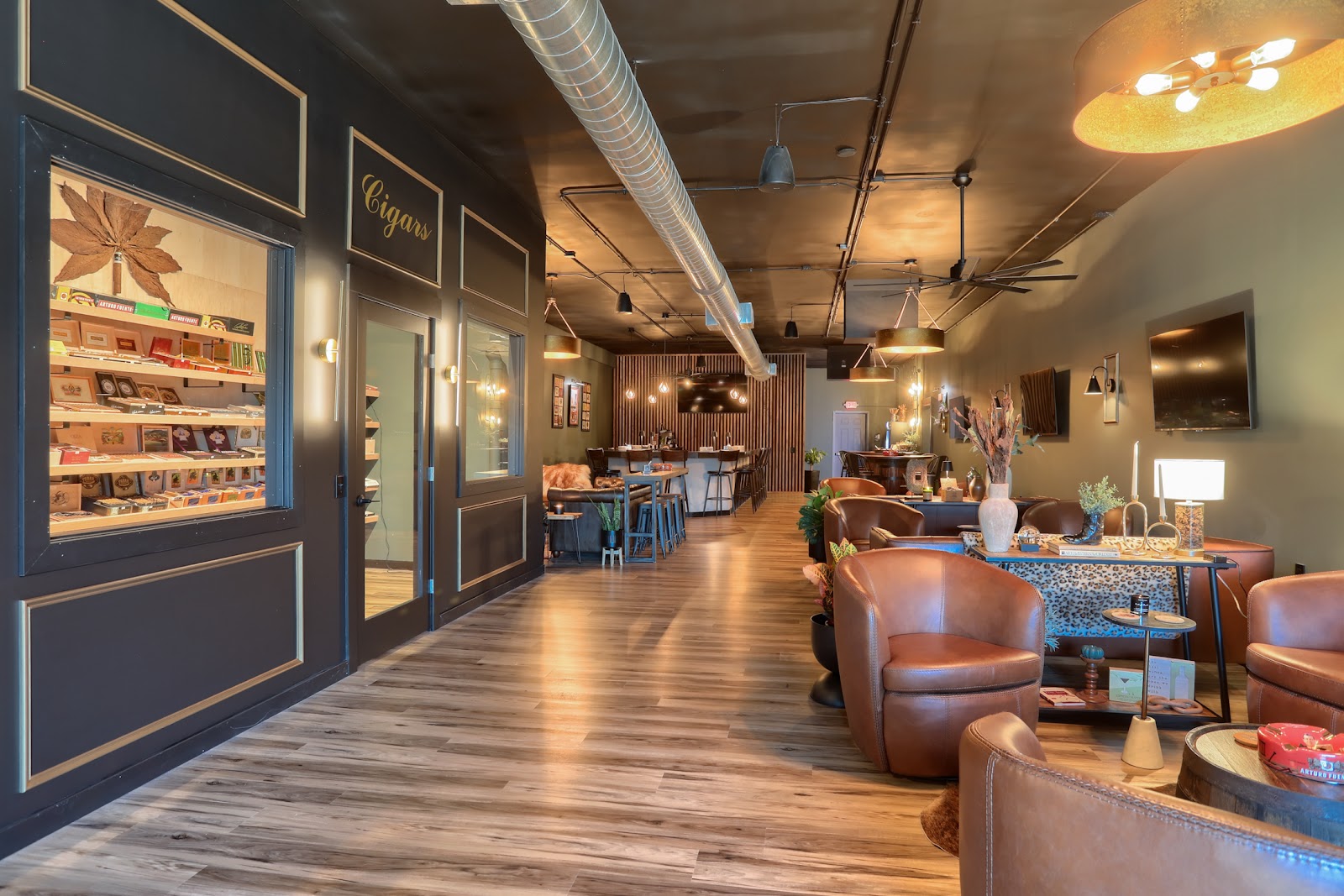 Oscar's Cigar & Sports Lounge photo 3