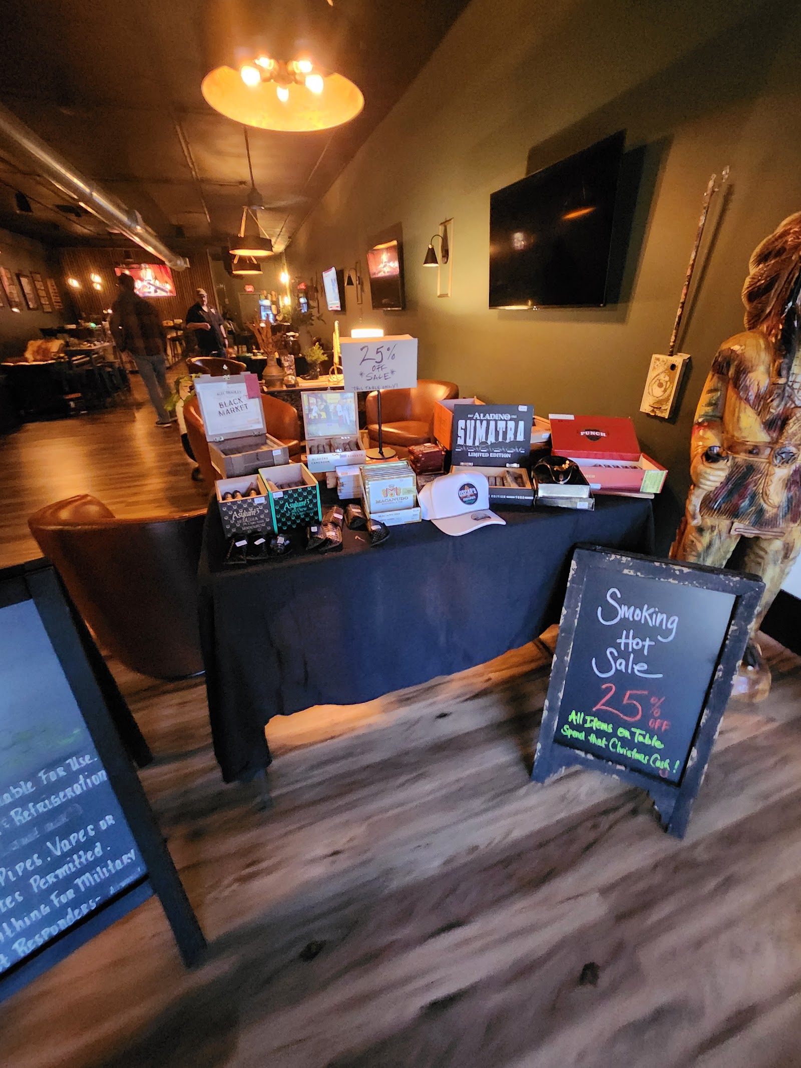 Oscar's Cigar & Sports Lounge photo 7
