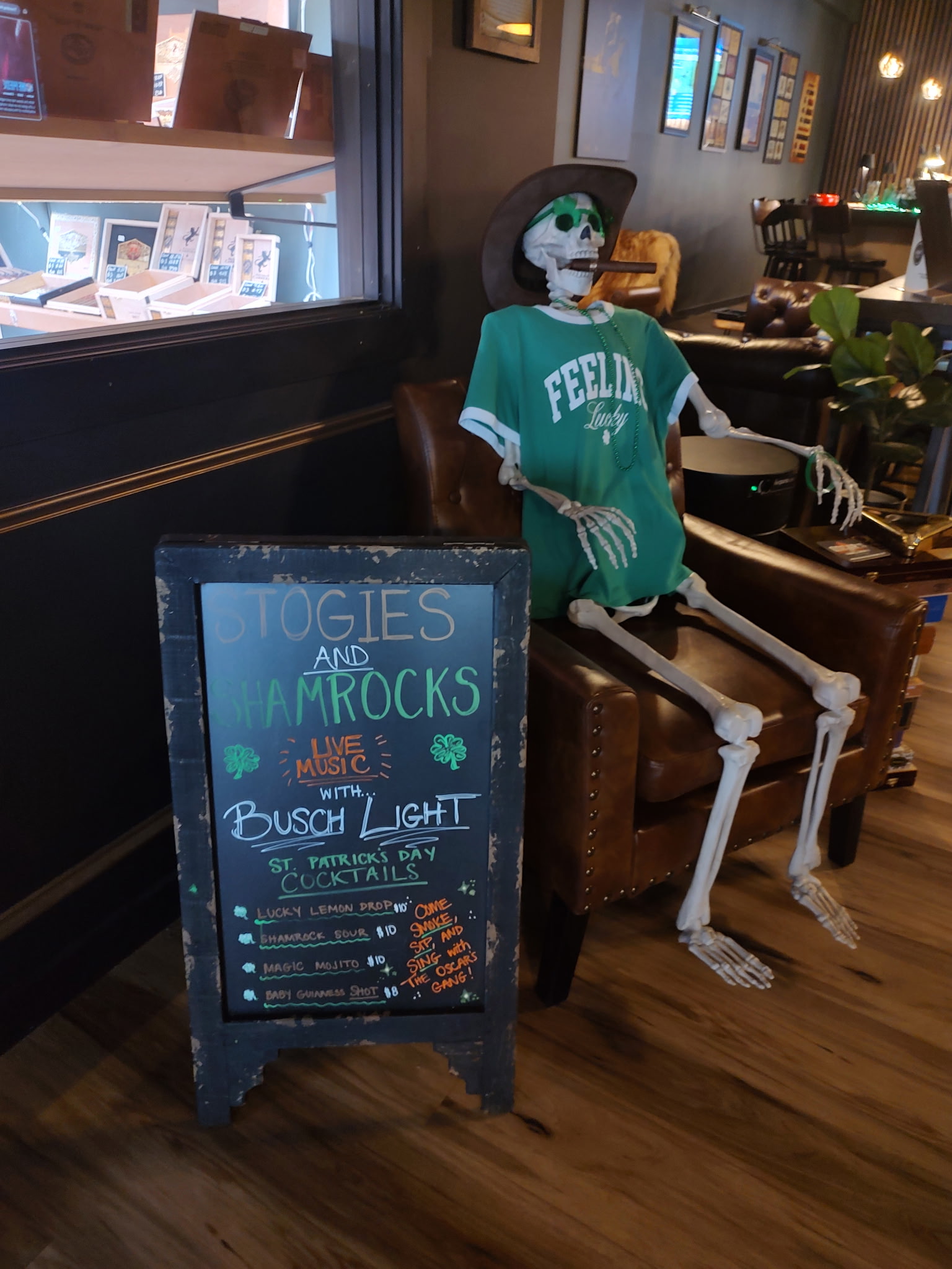 Oscar's Cigar & Sports Lounge photo 10