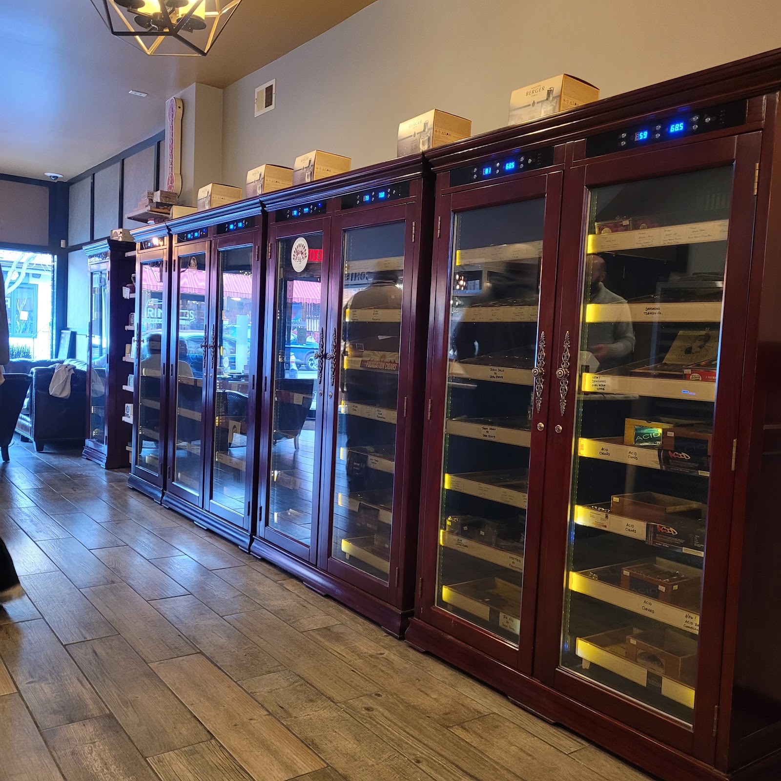 Pairings Cigar Bar photo 9