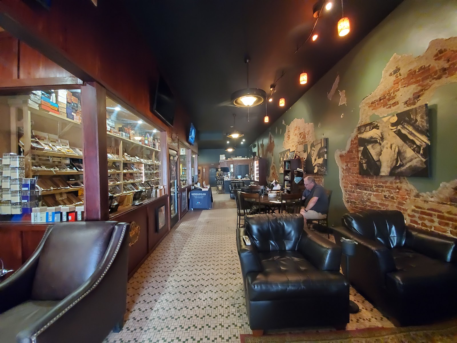 Pap's Cigar Co photo 9