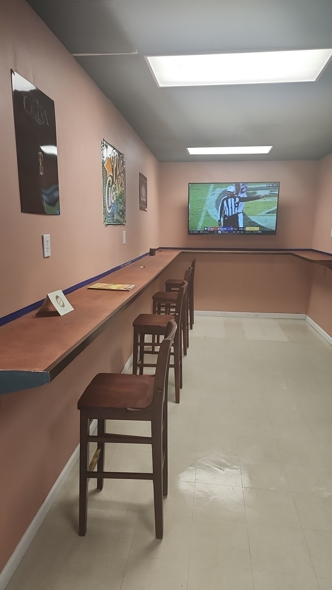 Paradise Cigars and Tobacco, LLC photo 8