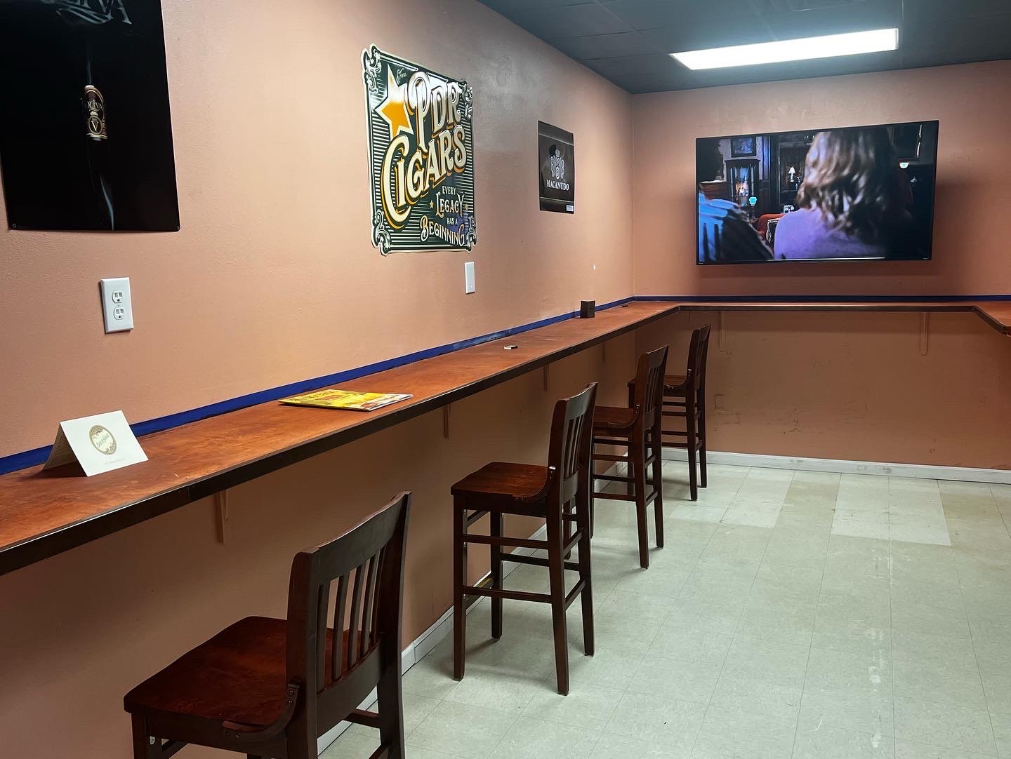 Paradise Cigars and Tobacco, LLC photo 9