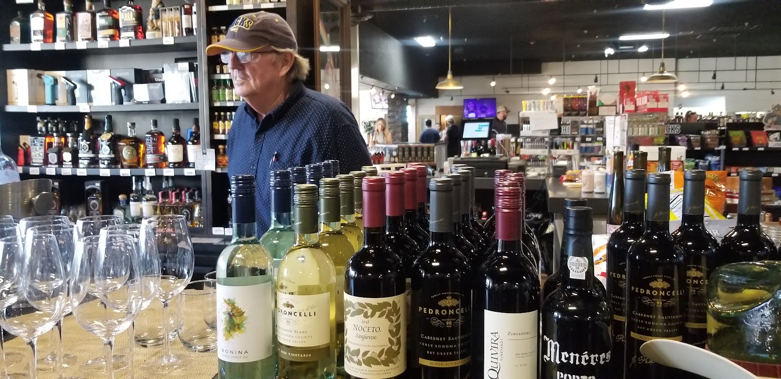 Park Plaza Liquor and Deli photo 4
