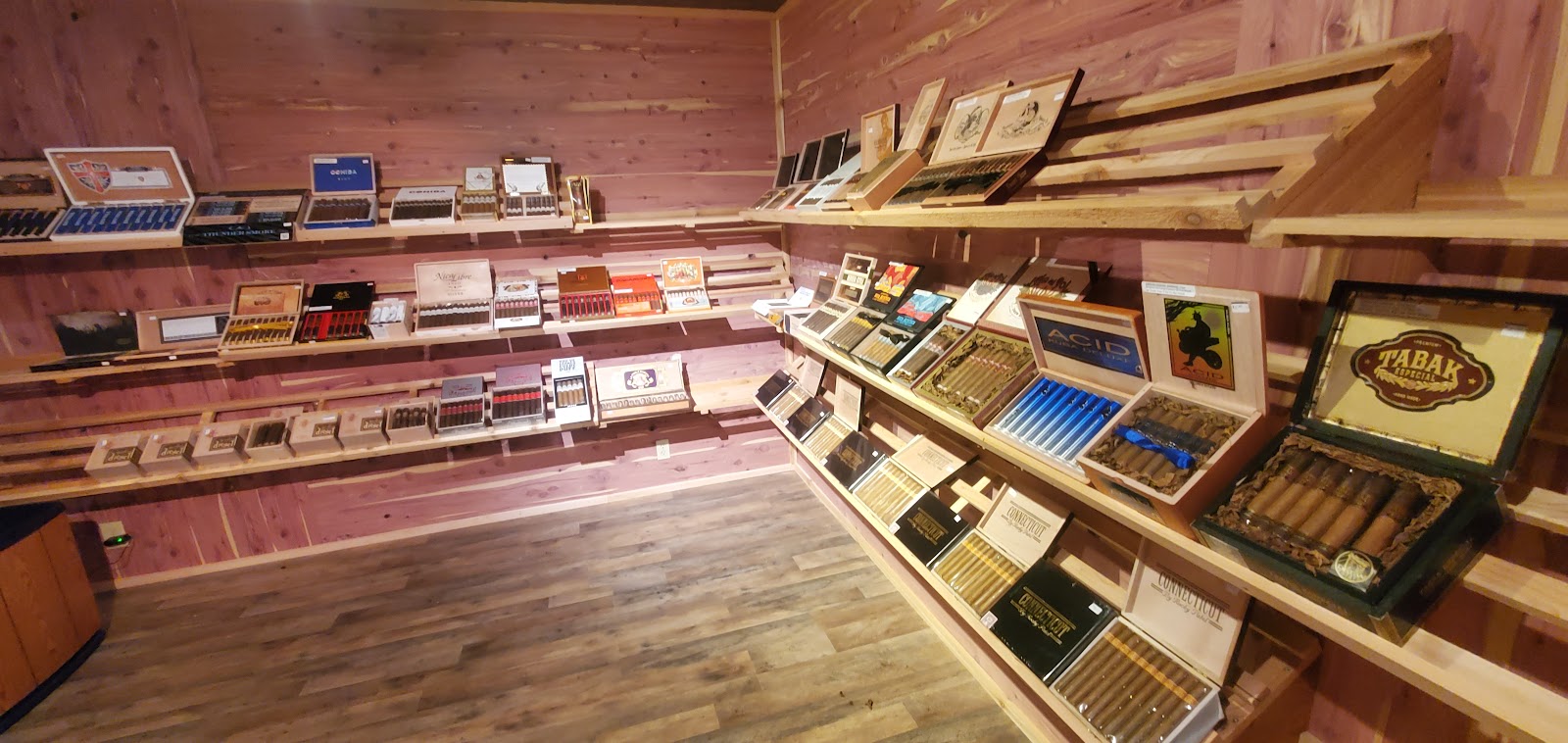 Patriot Cigars: Beer and Wine photo 5