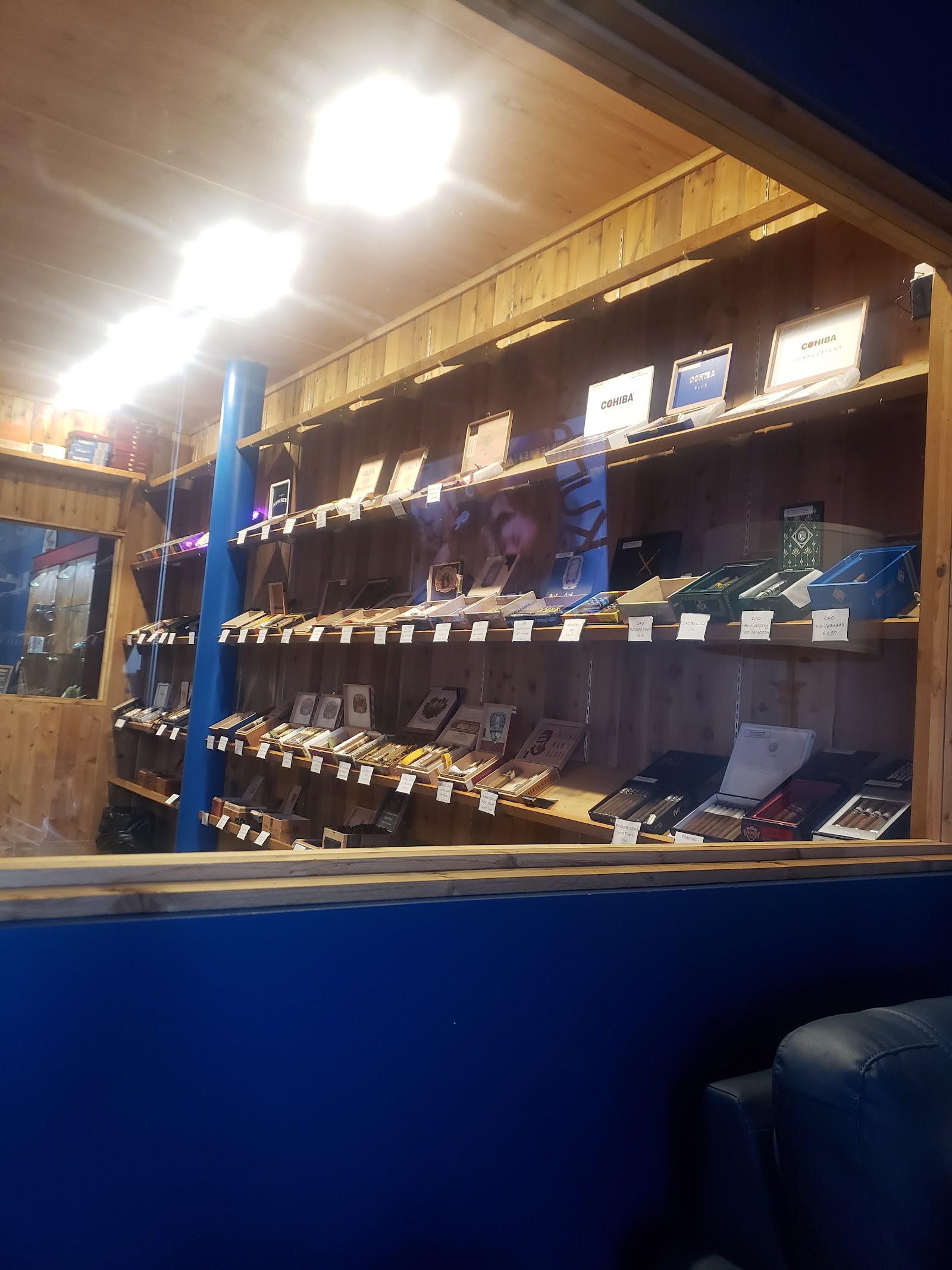 Pendulum Cigar Lounge photo 4