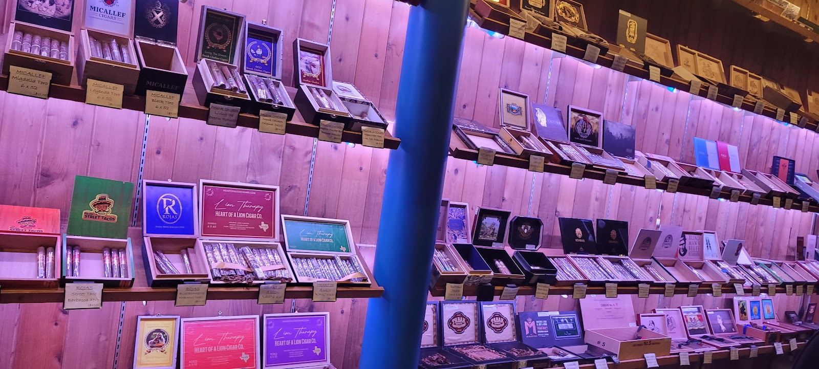 Pendulum Cigar Lounge photo 8