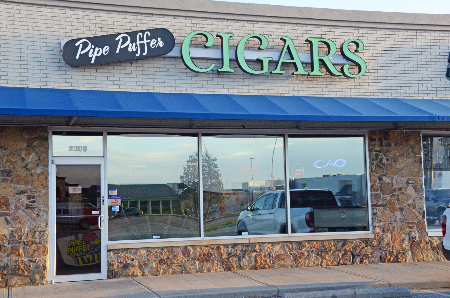 Pipe Puffer Smoke Shop