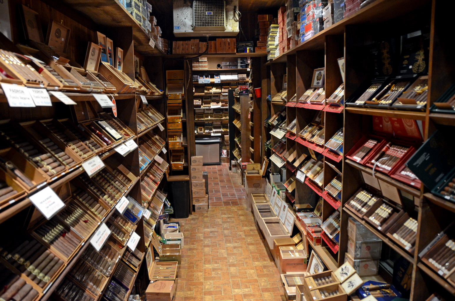 Pipe Puffer Smoke Shop photo 2