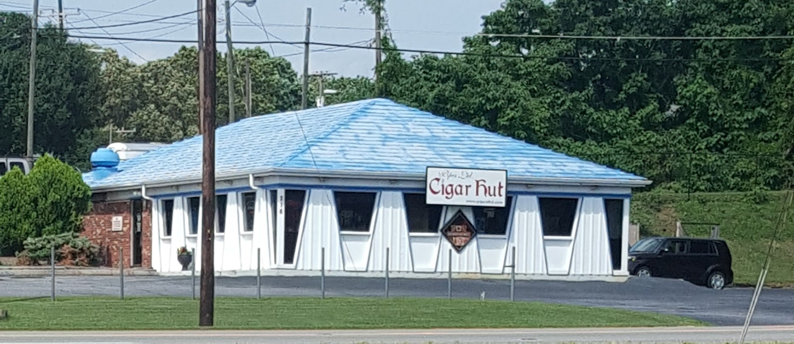 Pipes Ltd. Cigar Hut