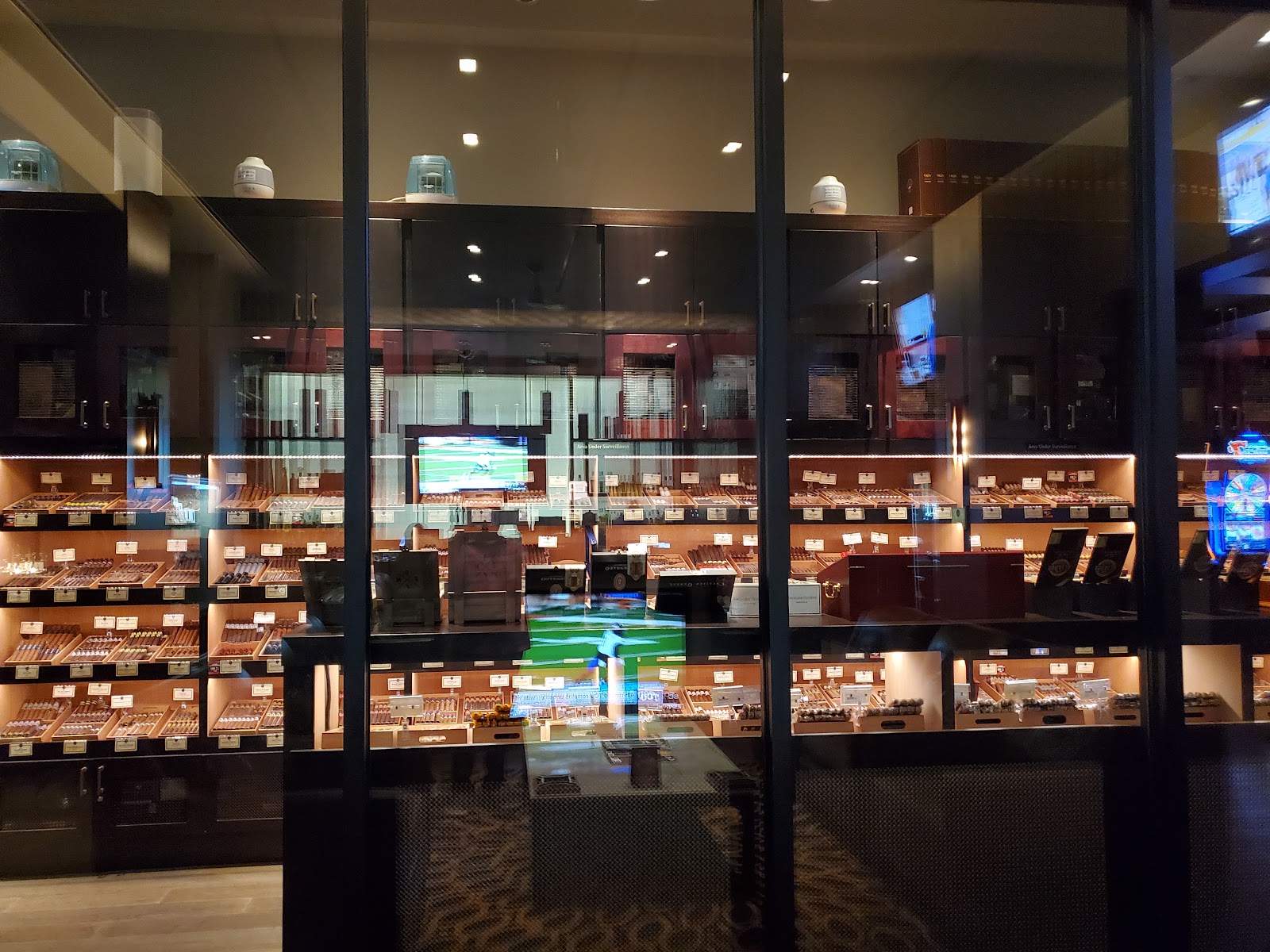 Pivat Cigar Lounge Agua Caliente Casino Resort SP photo 3