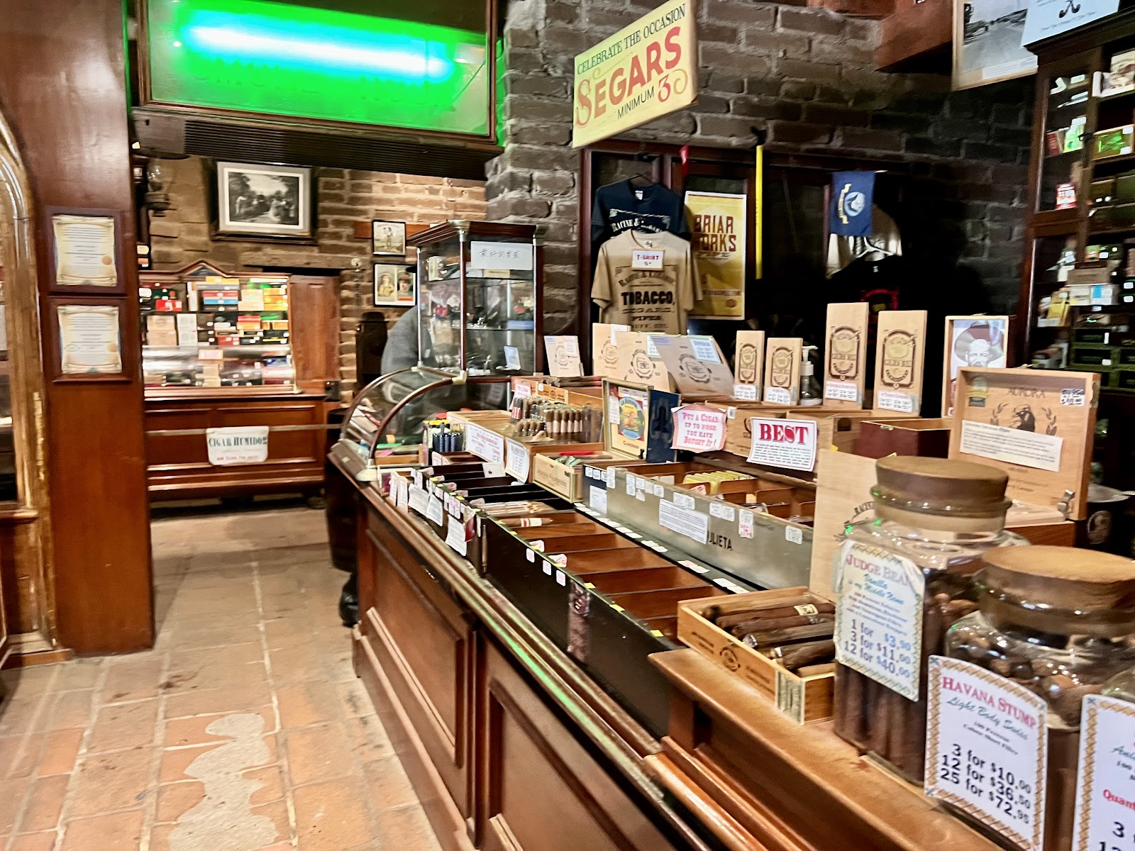 Racine & Laramie Tobacconist photo 9