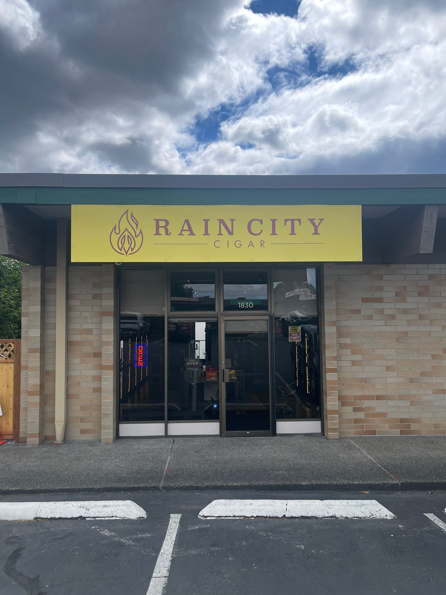 Rain City Cigar - Bellevue photo 7