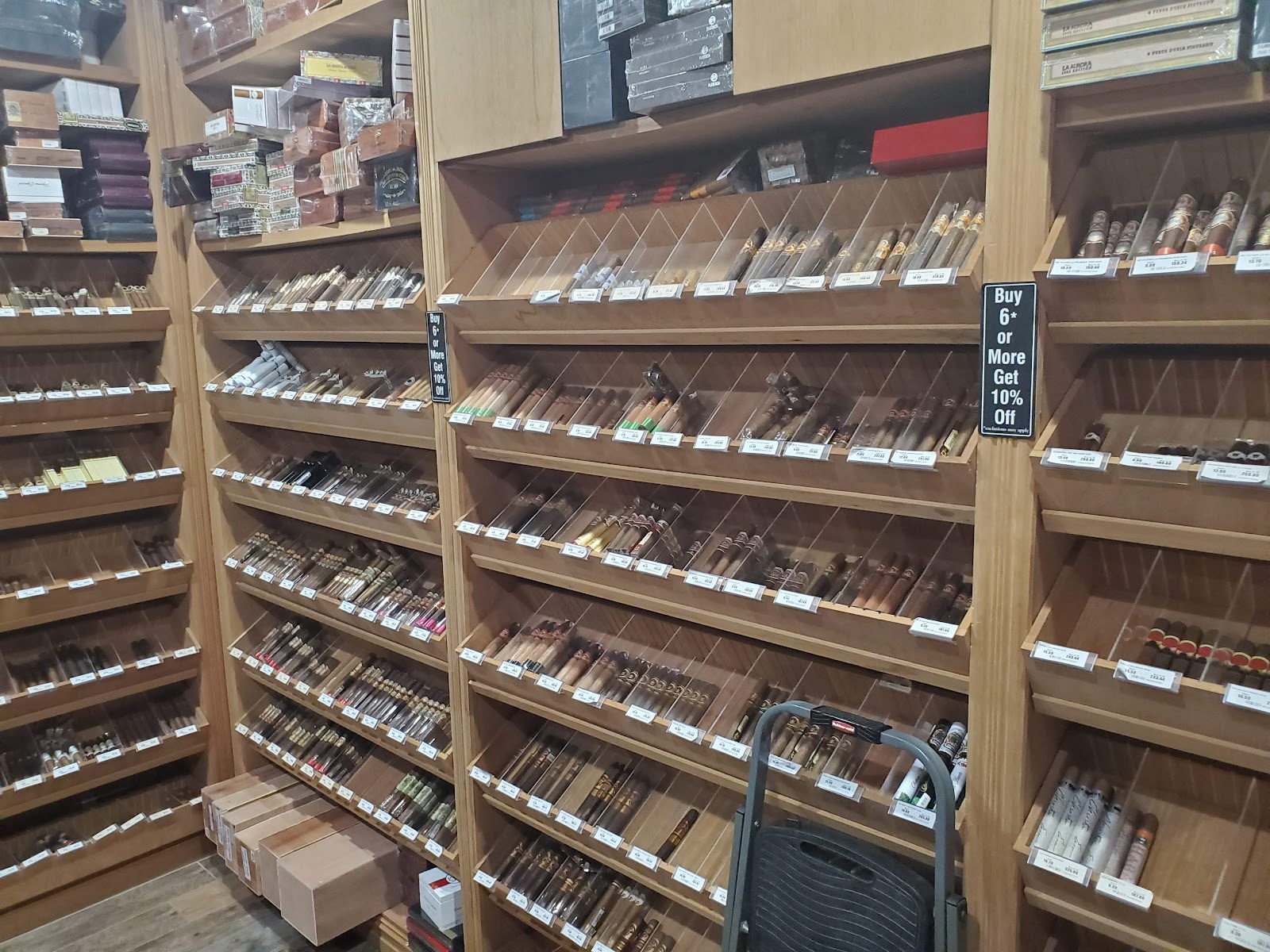 Rare Co dba Robusto's Cigar Bar and Bistro (HQ) photo 8