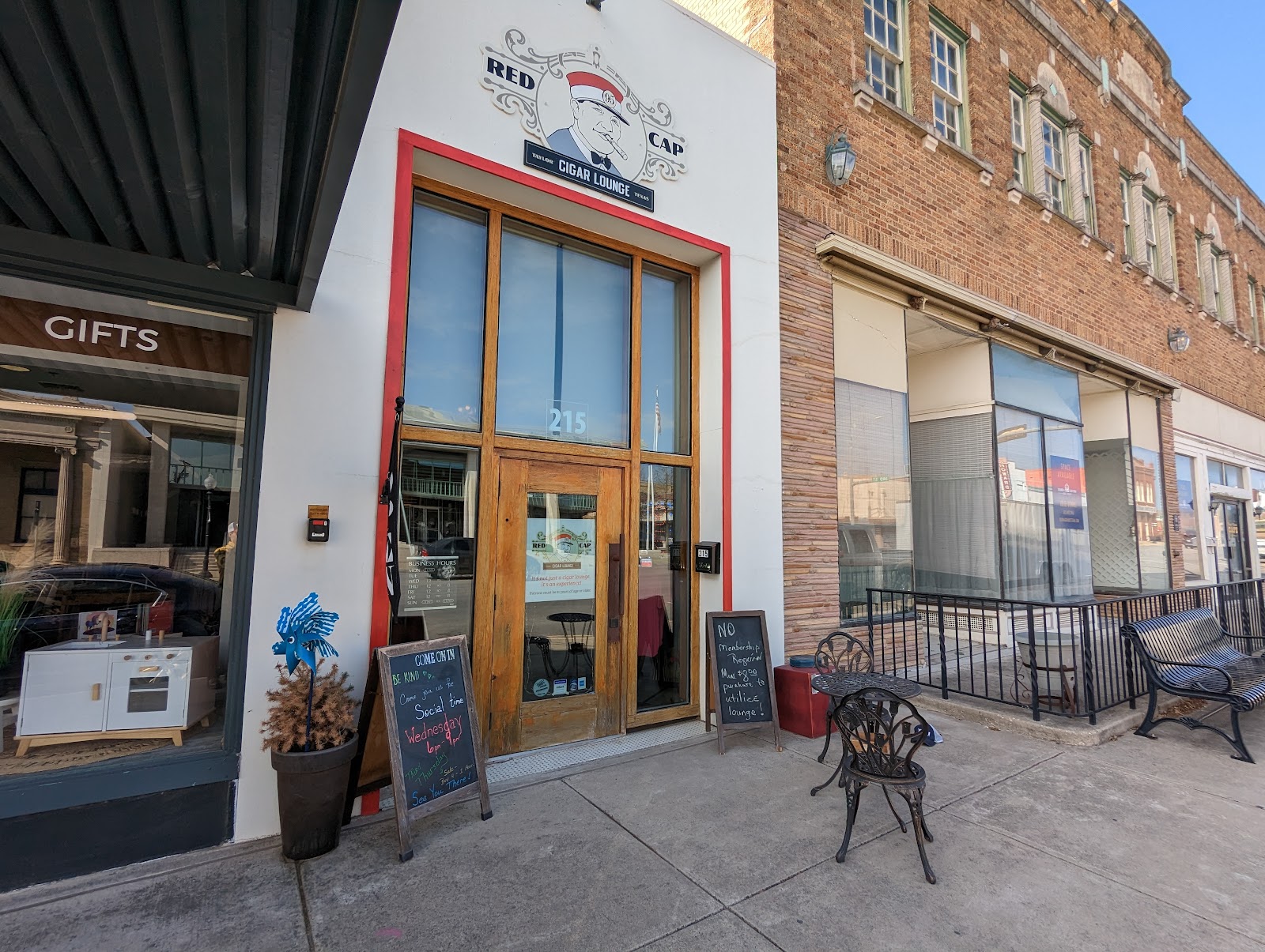 Red Cap Cigar Lounge
