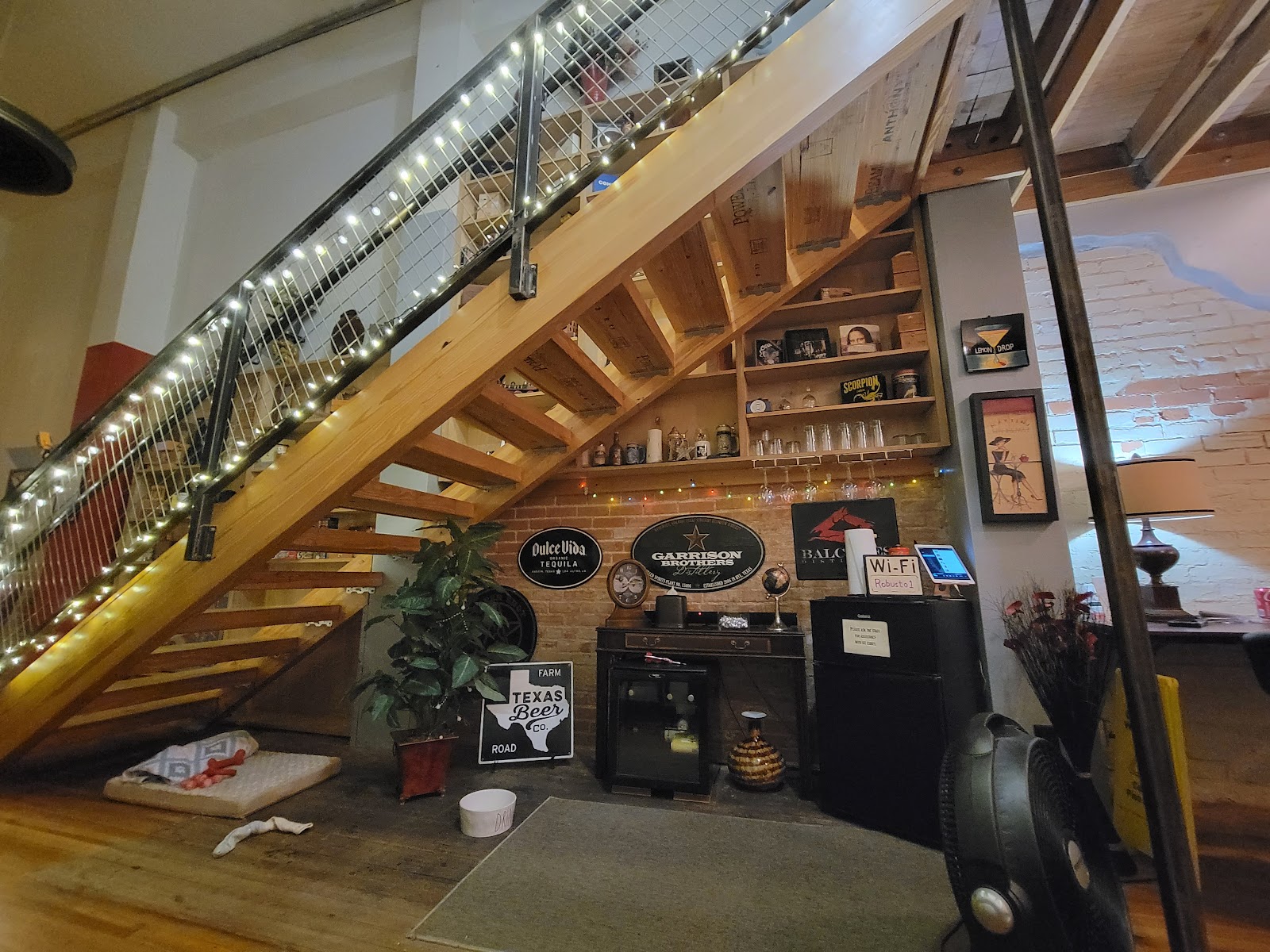 Red Cap Cigar Lounge photo 2