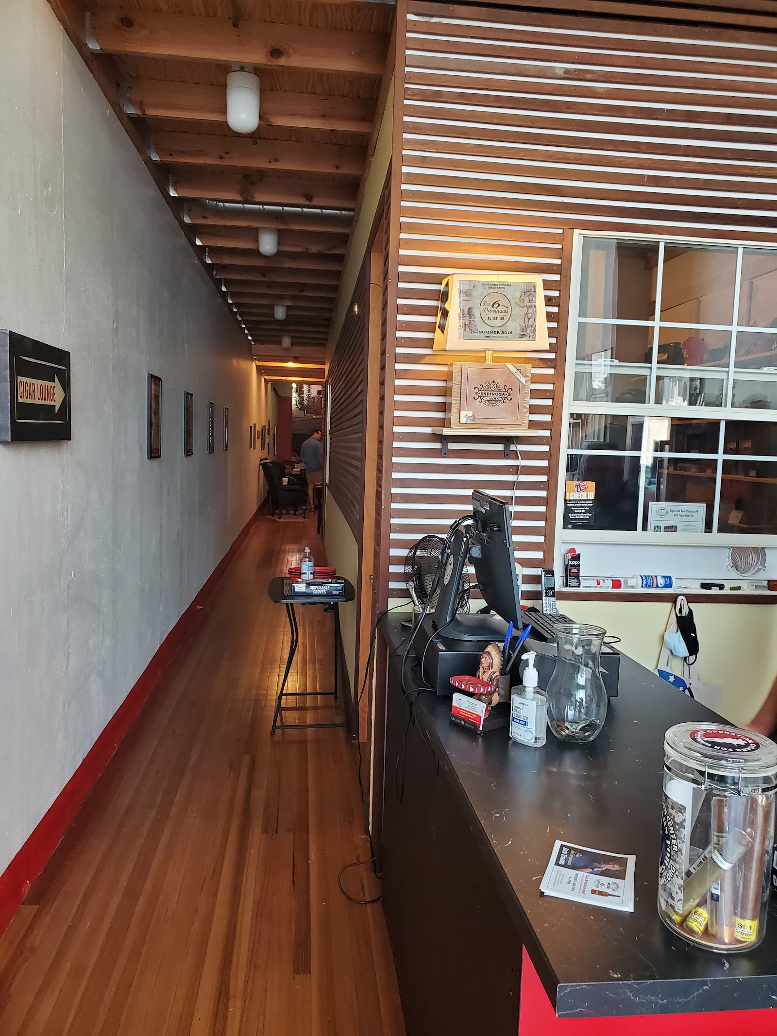 Red Cap Cigar Lounge photo 8
