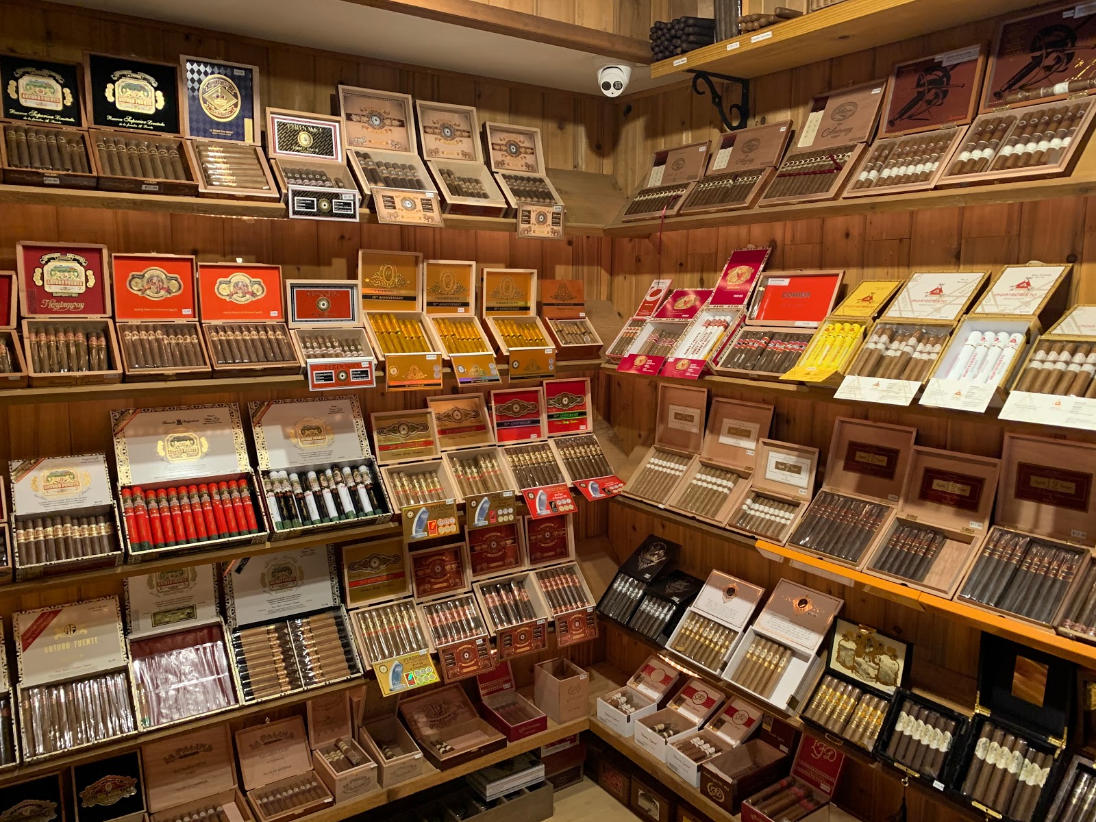Reiss Family Holdings LLC dba Stogies Smoke Shop photo 6