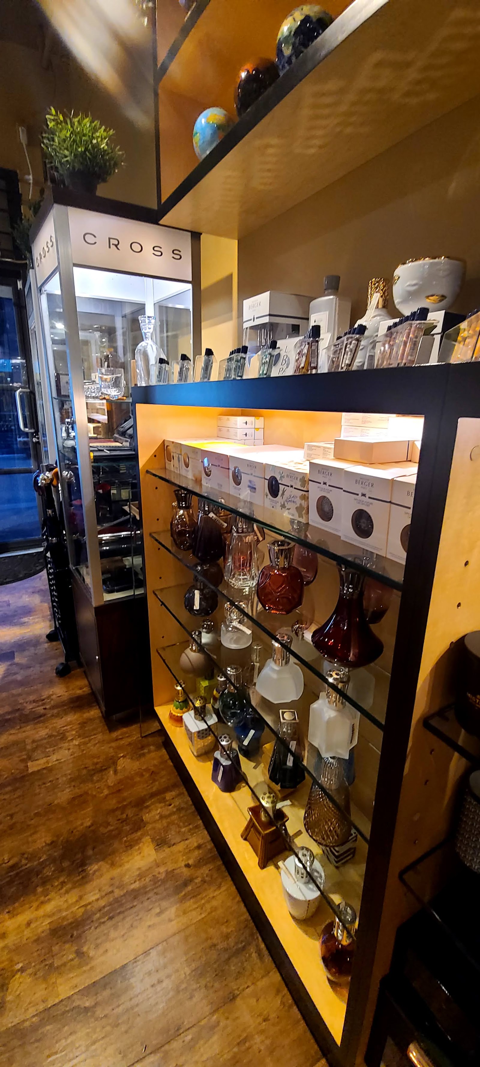 Revolucion Cigars & Fine Gifts photo 9