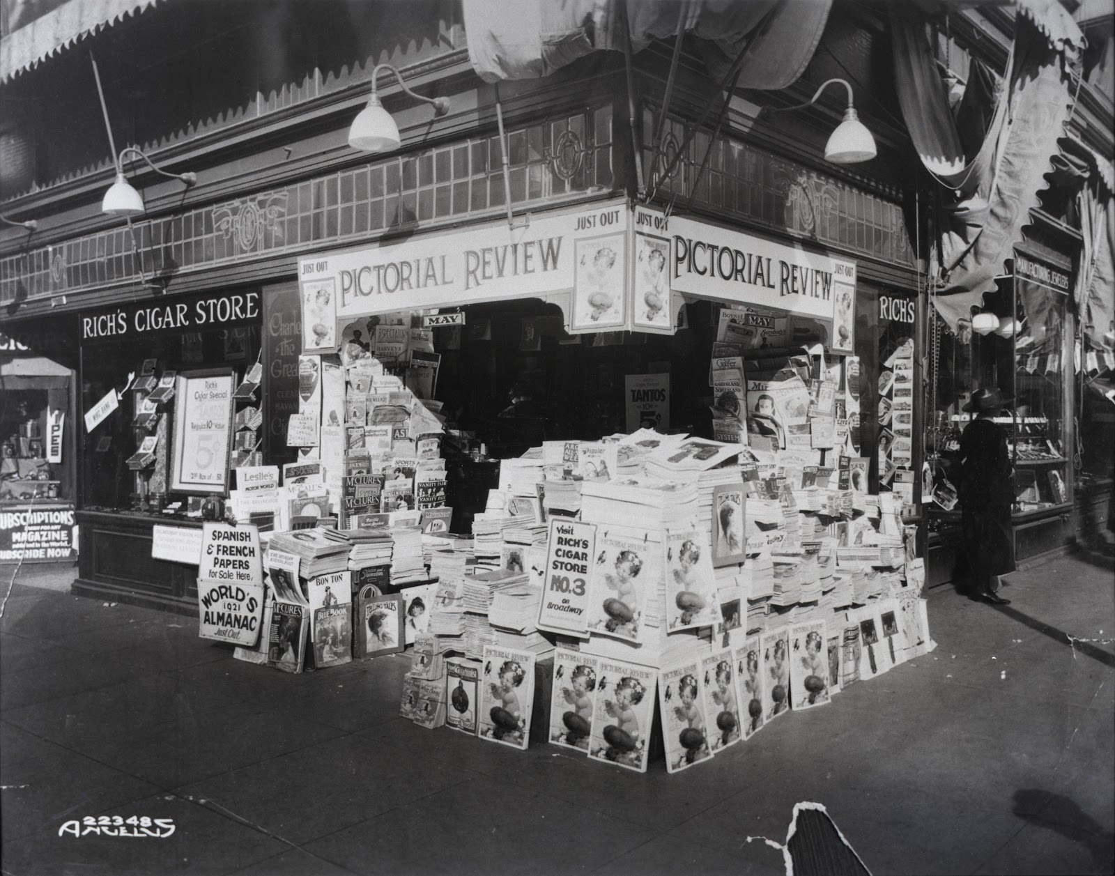 Rich's Cigar Store (HQ)