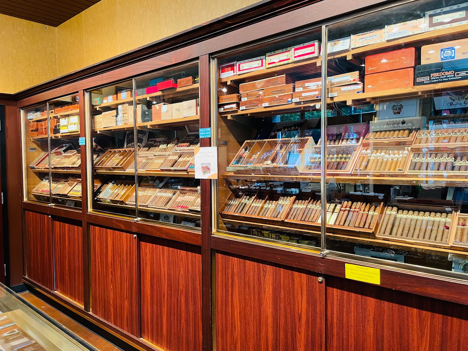 Rich's Cigar Store (Rich's in the Pearl) photo 5