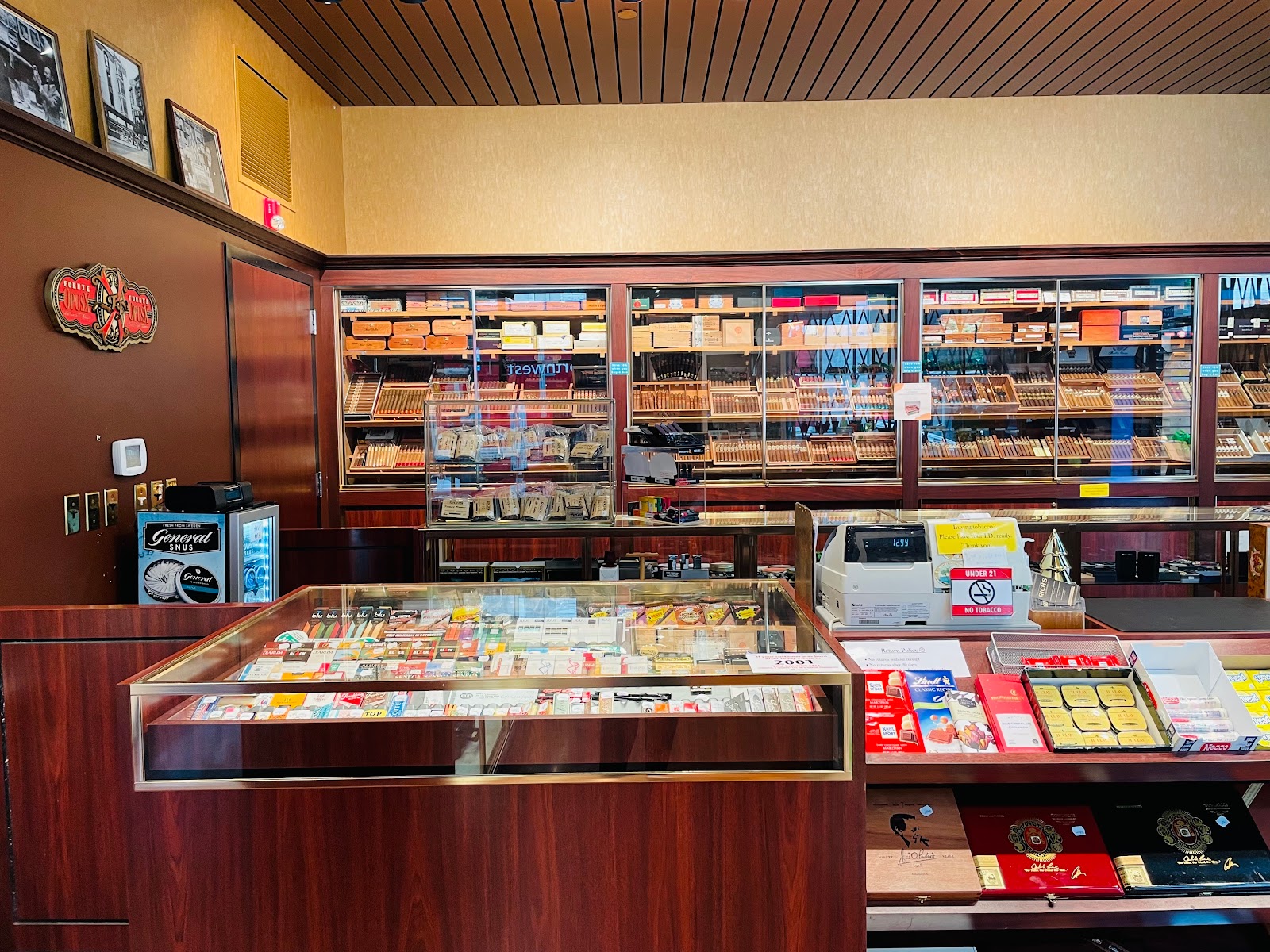 Rich's Cigar Store (Rich's in the Pearl) photo 7