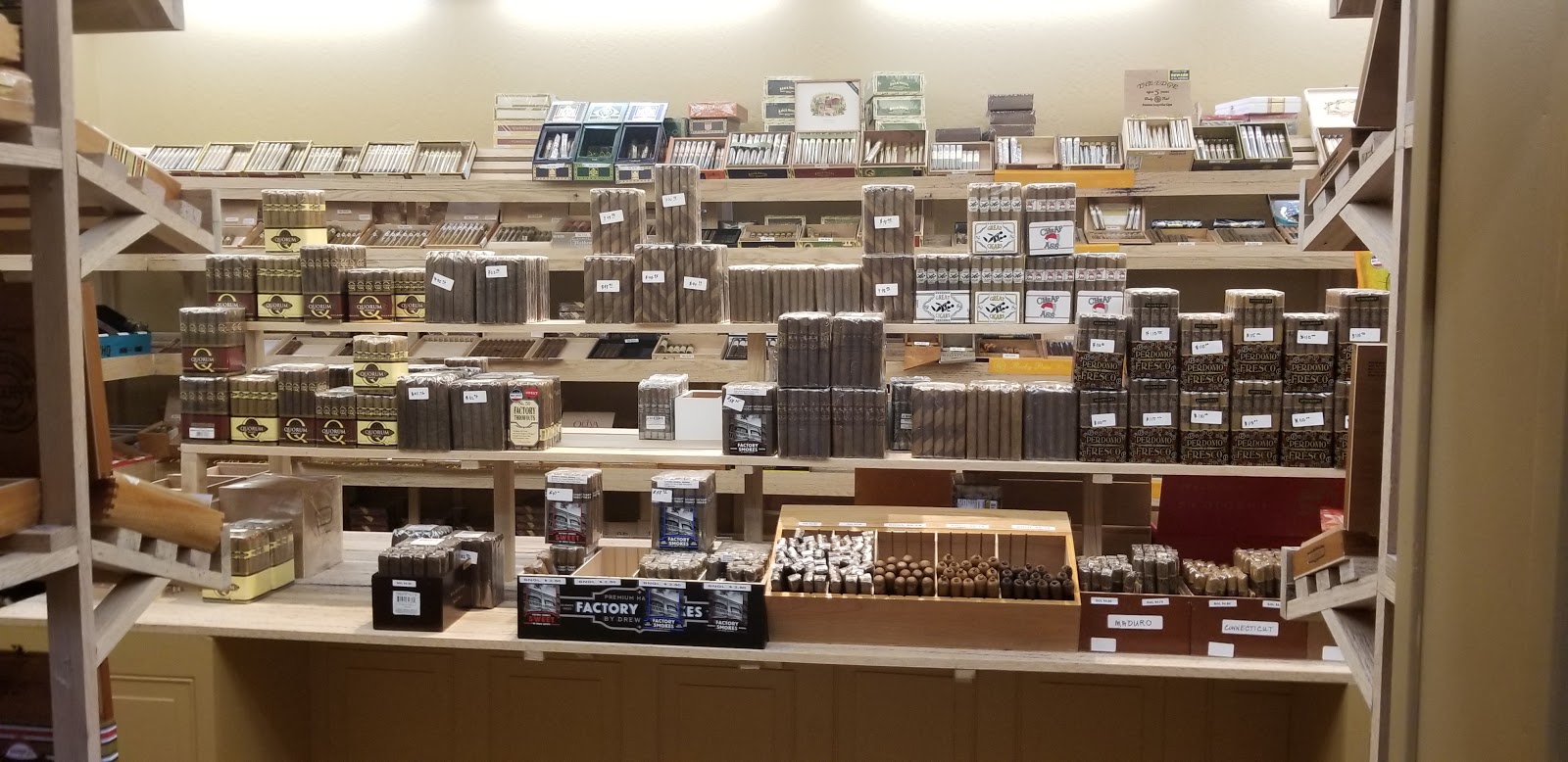 RJ's Cigars LLC photo 10