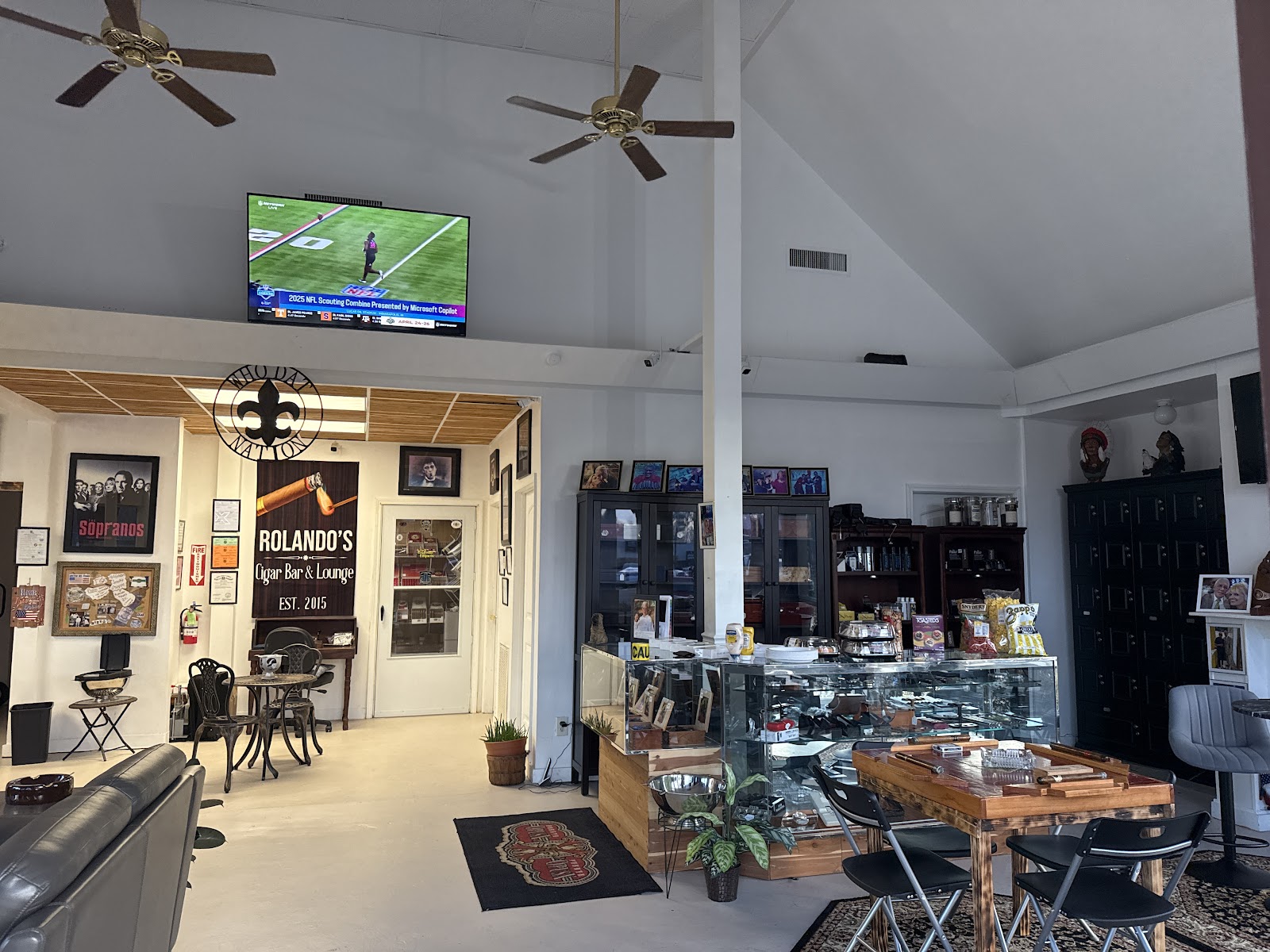 Rolando's Cigar Lounge, LLC photo 8
