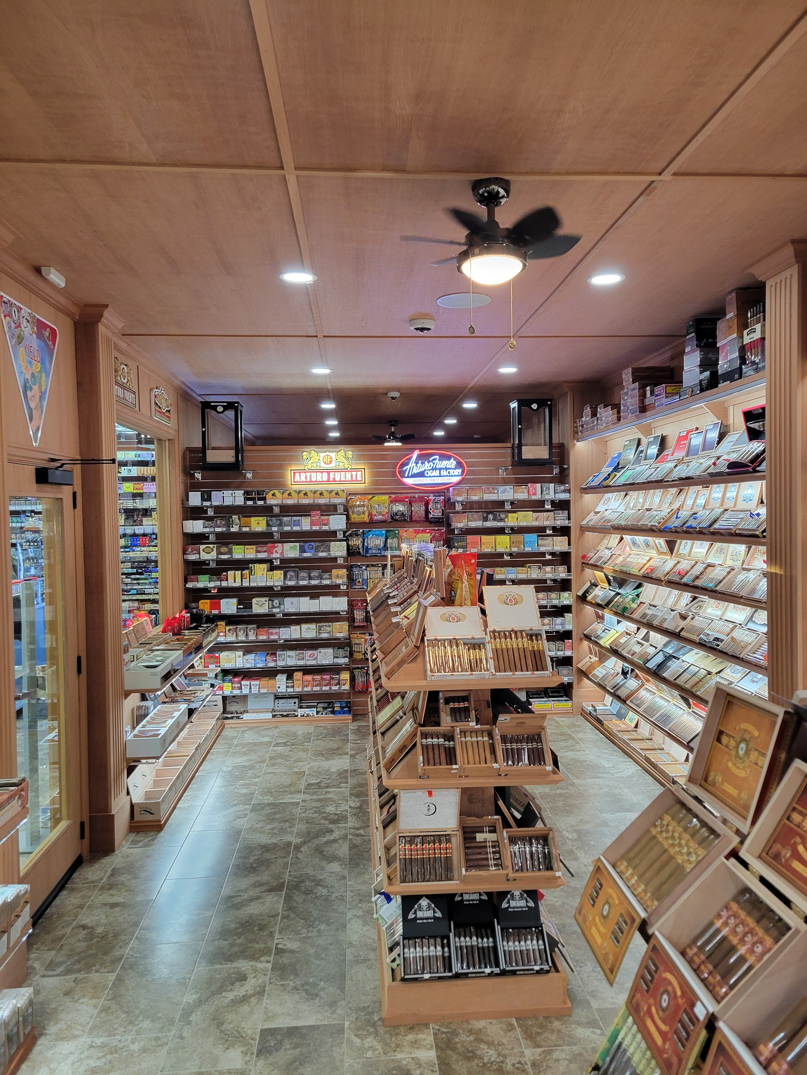 Roll N' Smoke photo 8