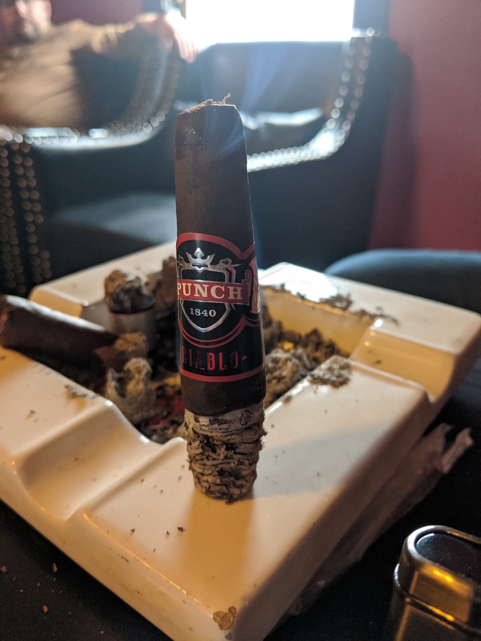 Royal 10 Cigar & Tobacco photo 2