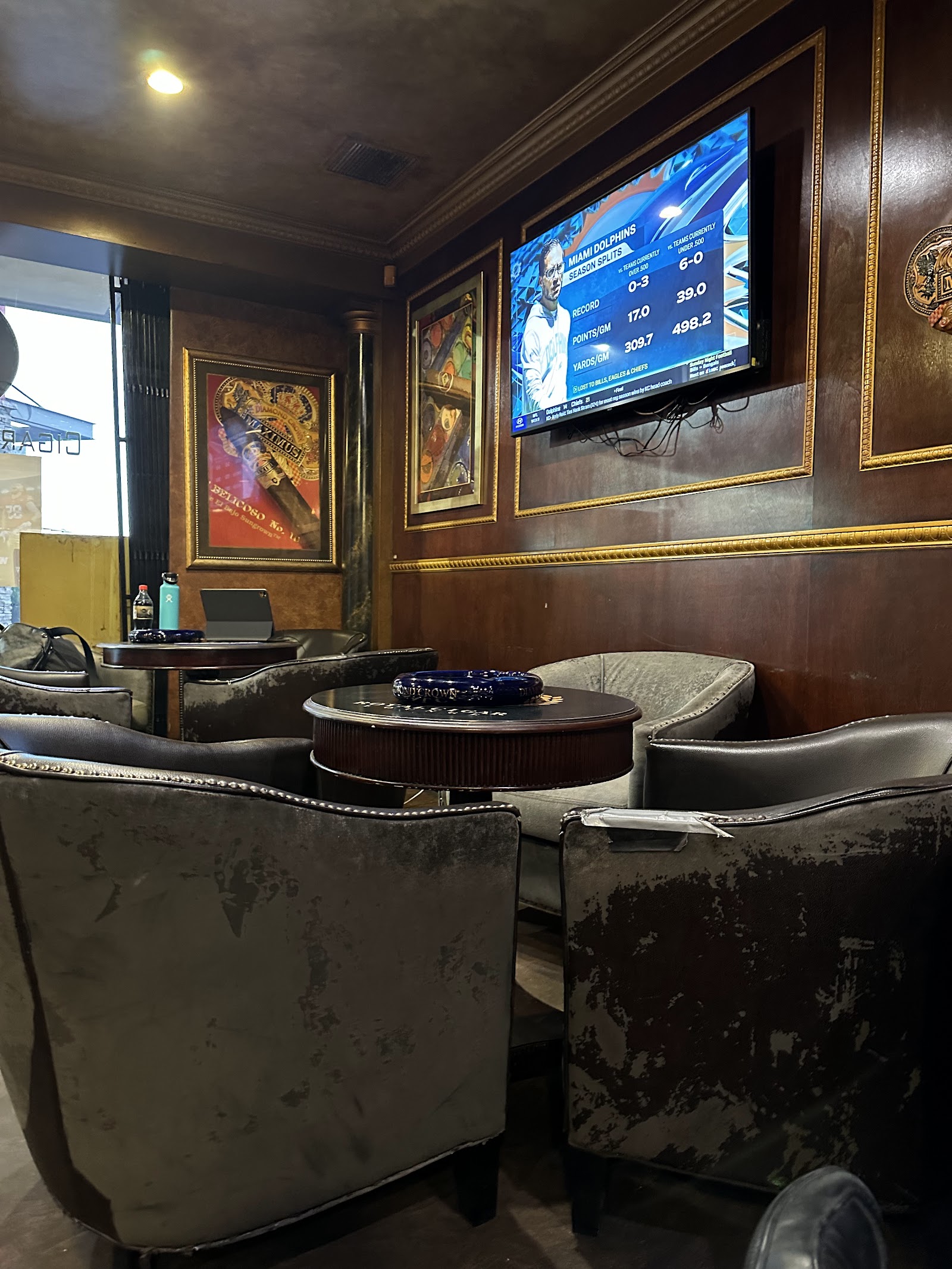Royal Cigar Lounge & Wine Bar photo 7