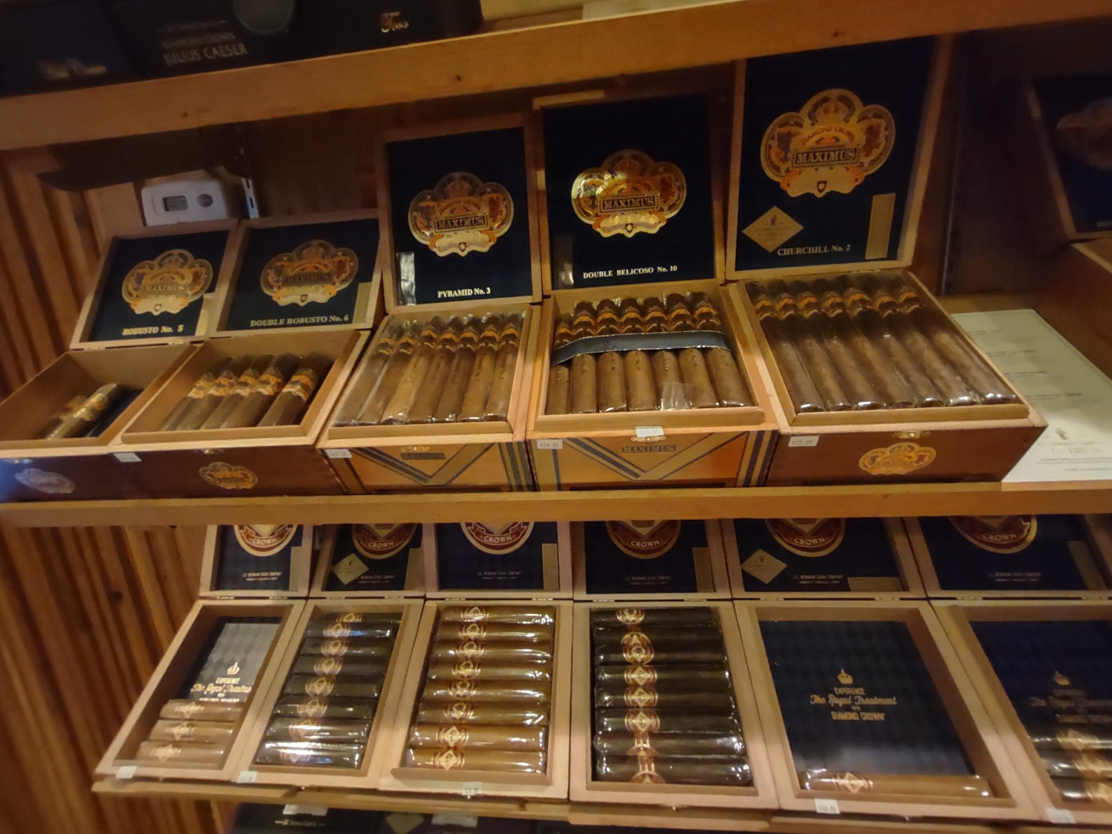 Royal Cigar Lounge & Wine Bar photo 8