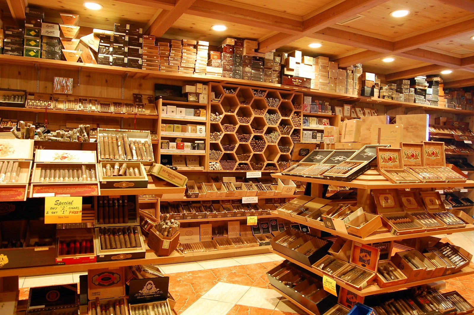 Royal Cigar Lounge & Wine Bar photo 9