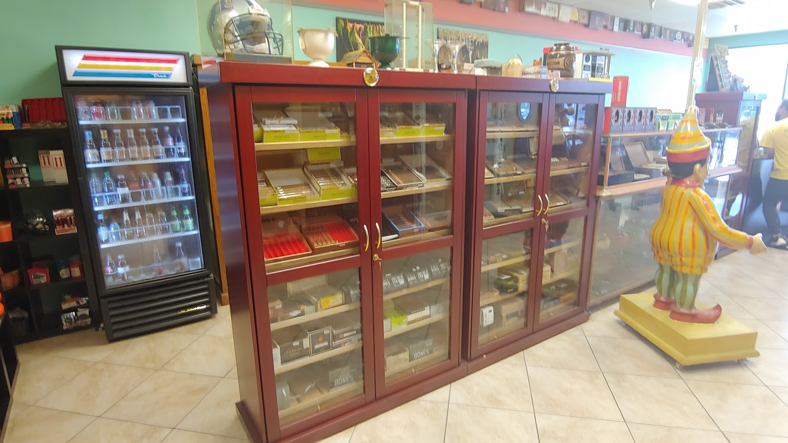 Roz's Cigar Emporium photo 2