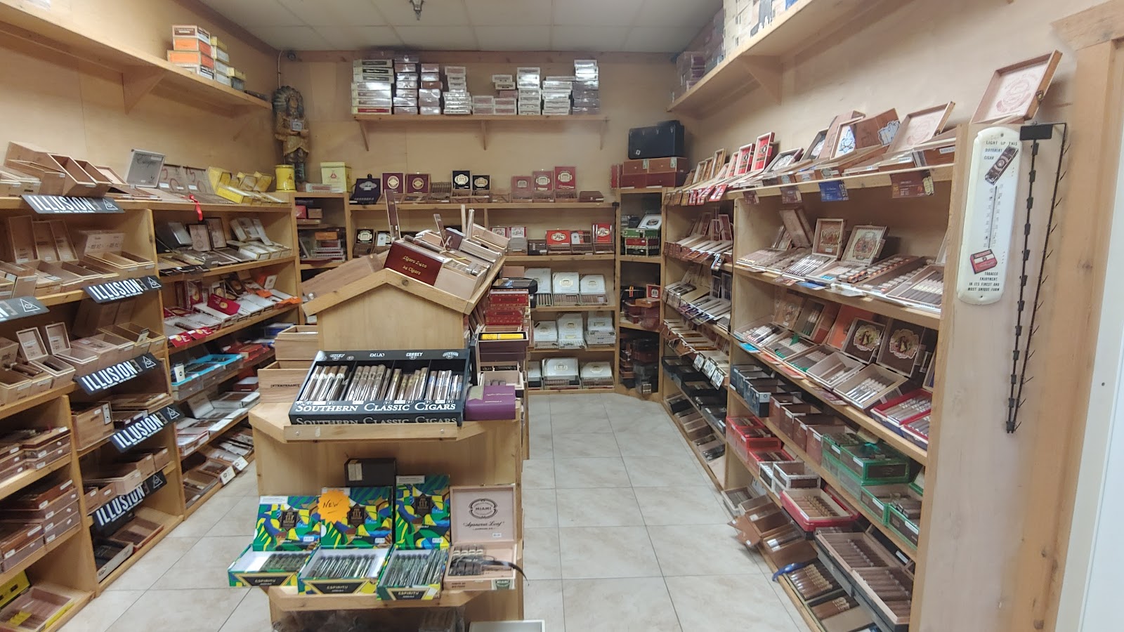 Roz's Cigar Emporium photo 3