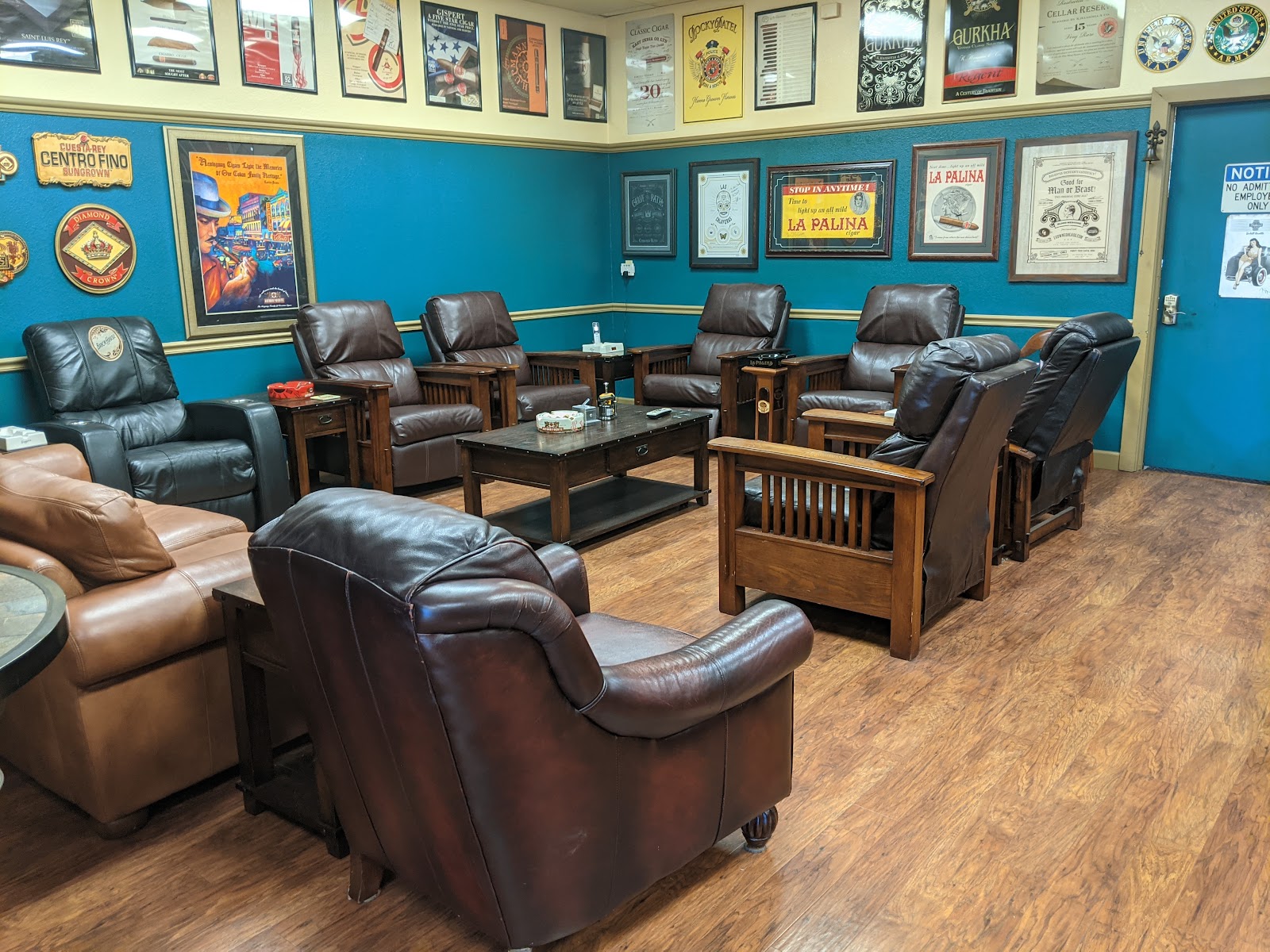 Roz's Cigar Emporium photo 4