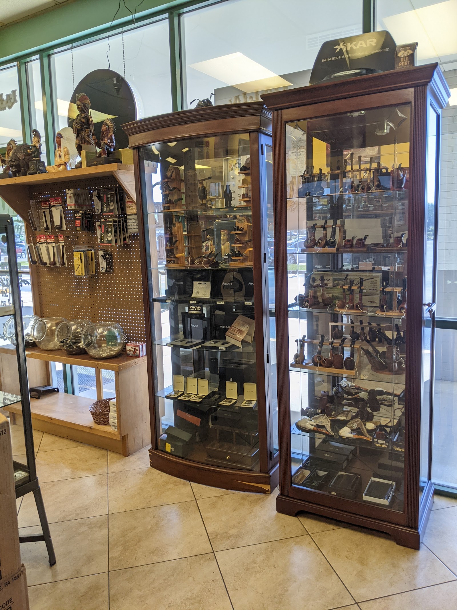 Roz's Cigar Emporium photo 5