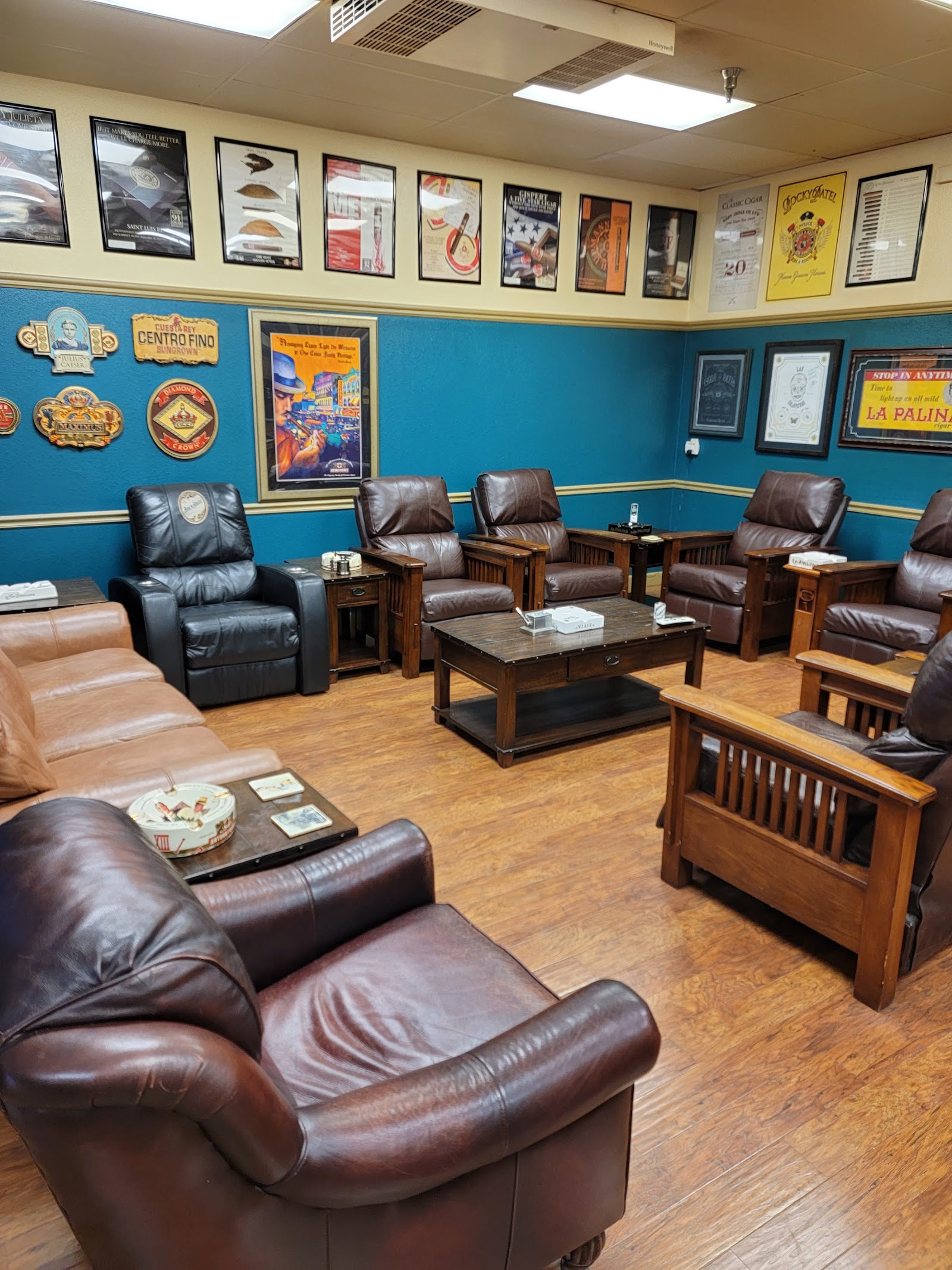 Roz's Cigar Emporium photo 7