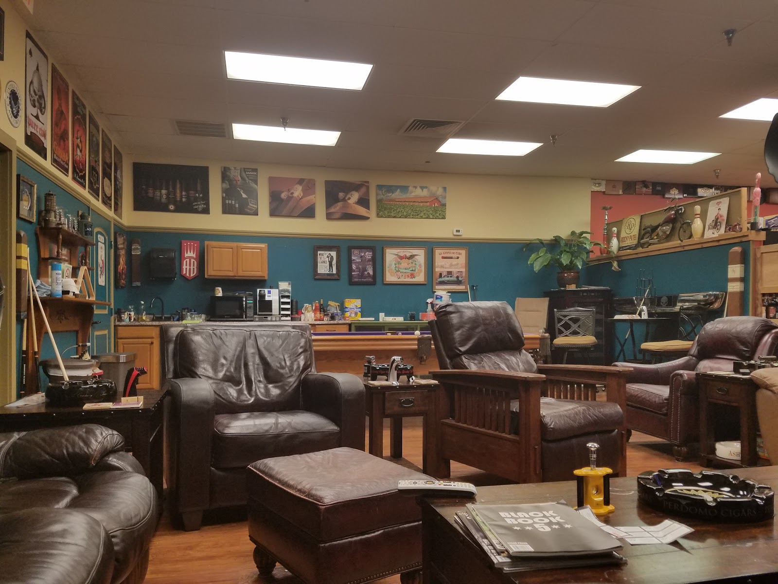 Roz's Cigar Emporium photo 10