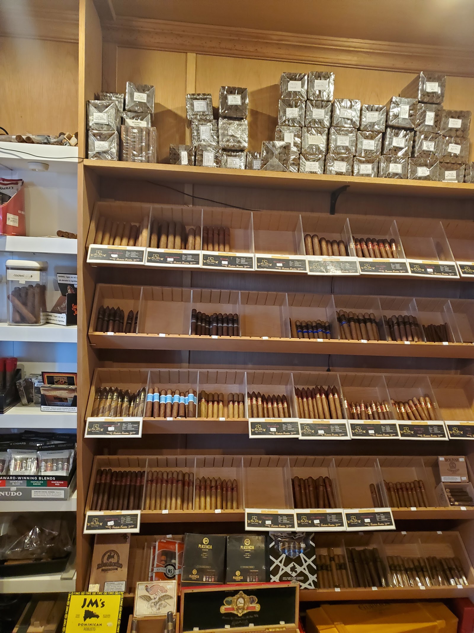 Ruiz Cigars photo 8