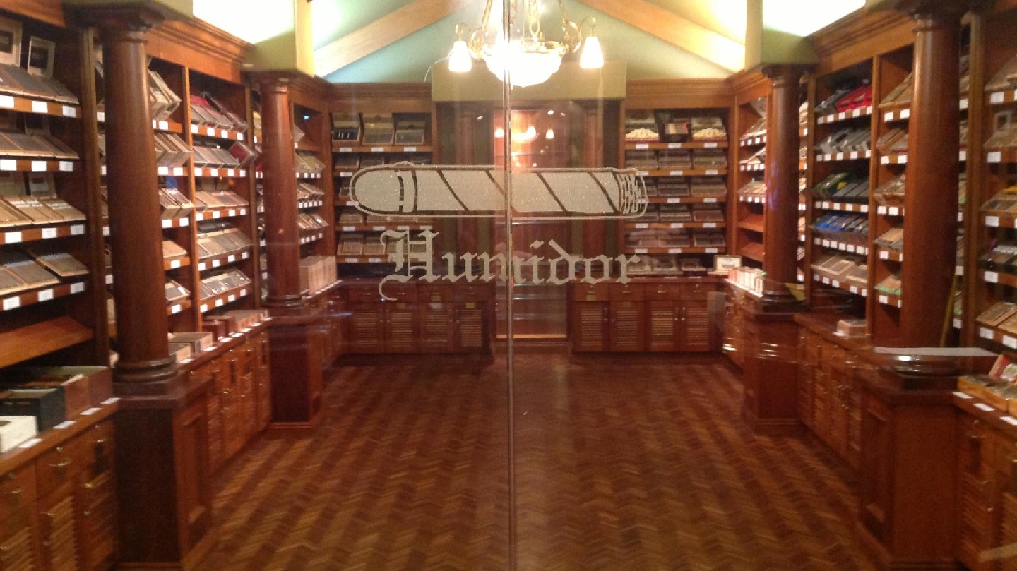Safari Cigars and Lounge photo 2