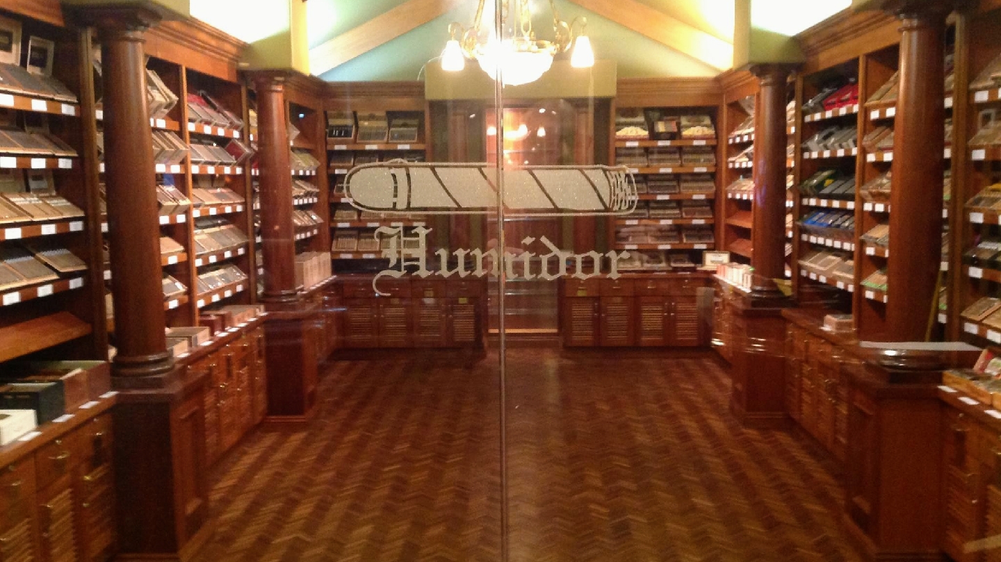 Safari Cigars and Lounge photo 5