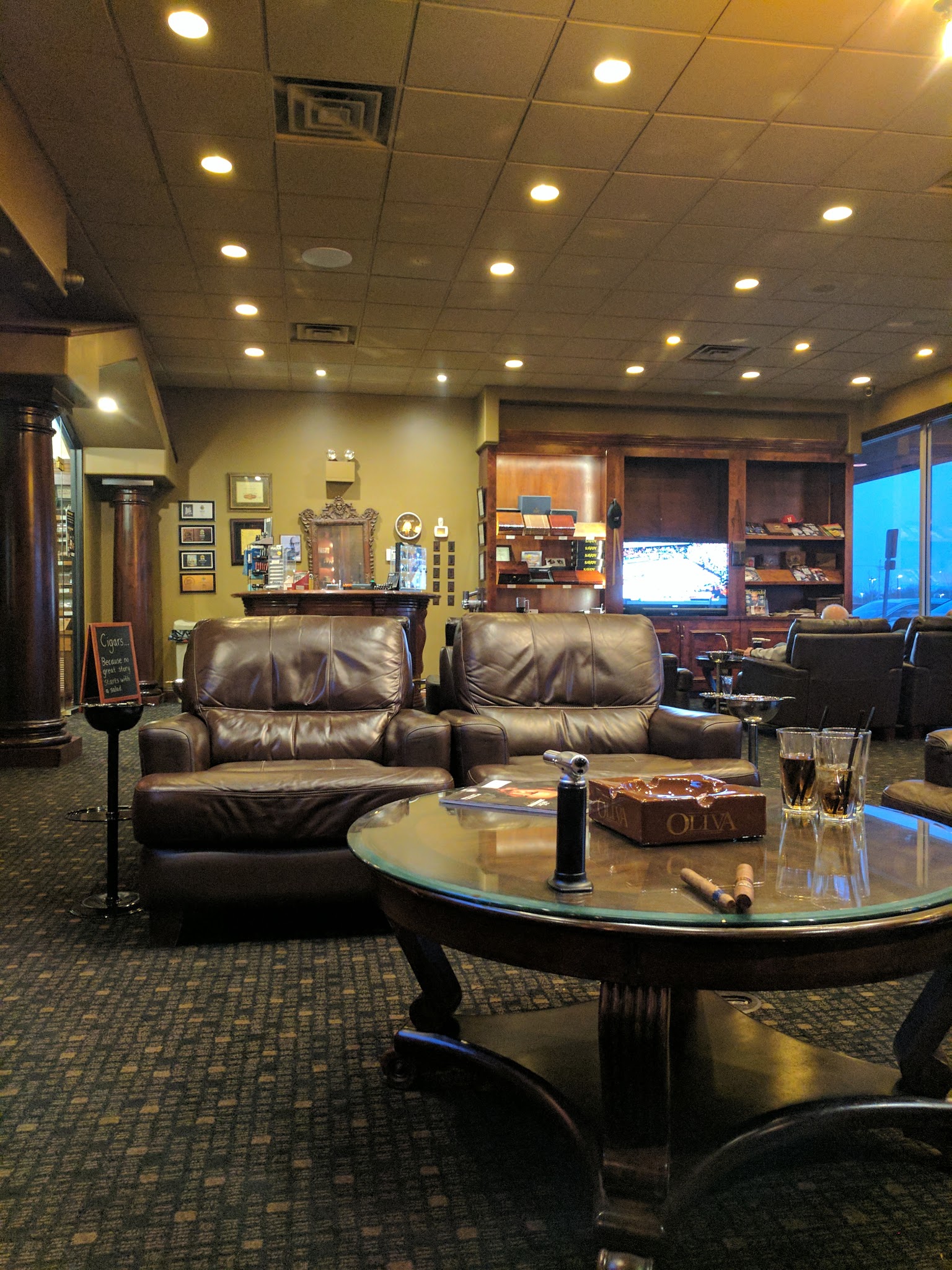 Safari Cigars and Lounge photo 9