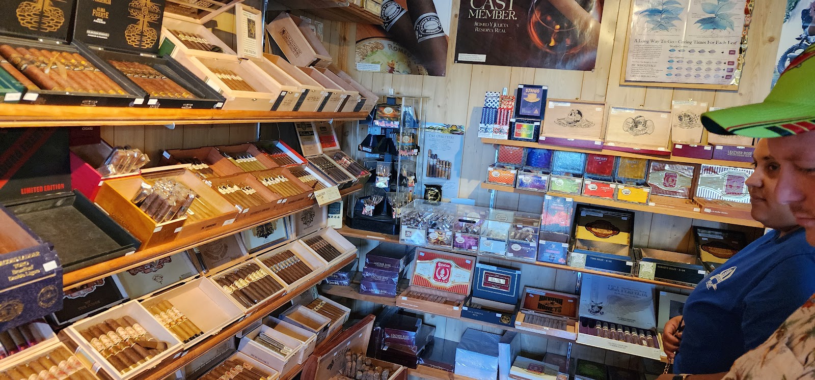 Seguin Cigar photo 3