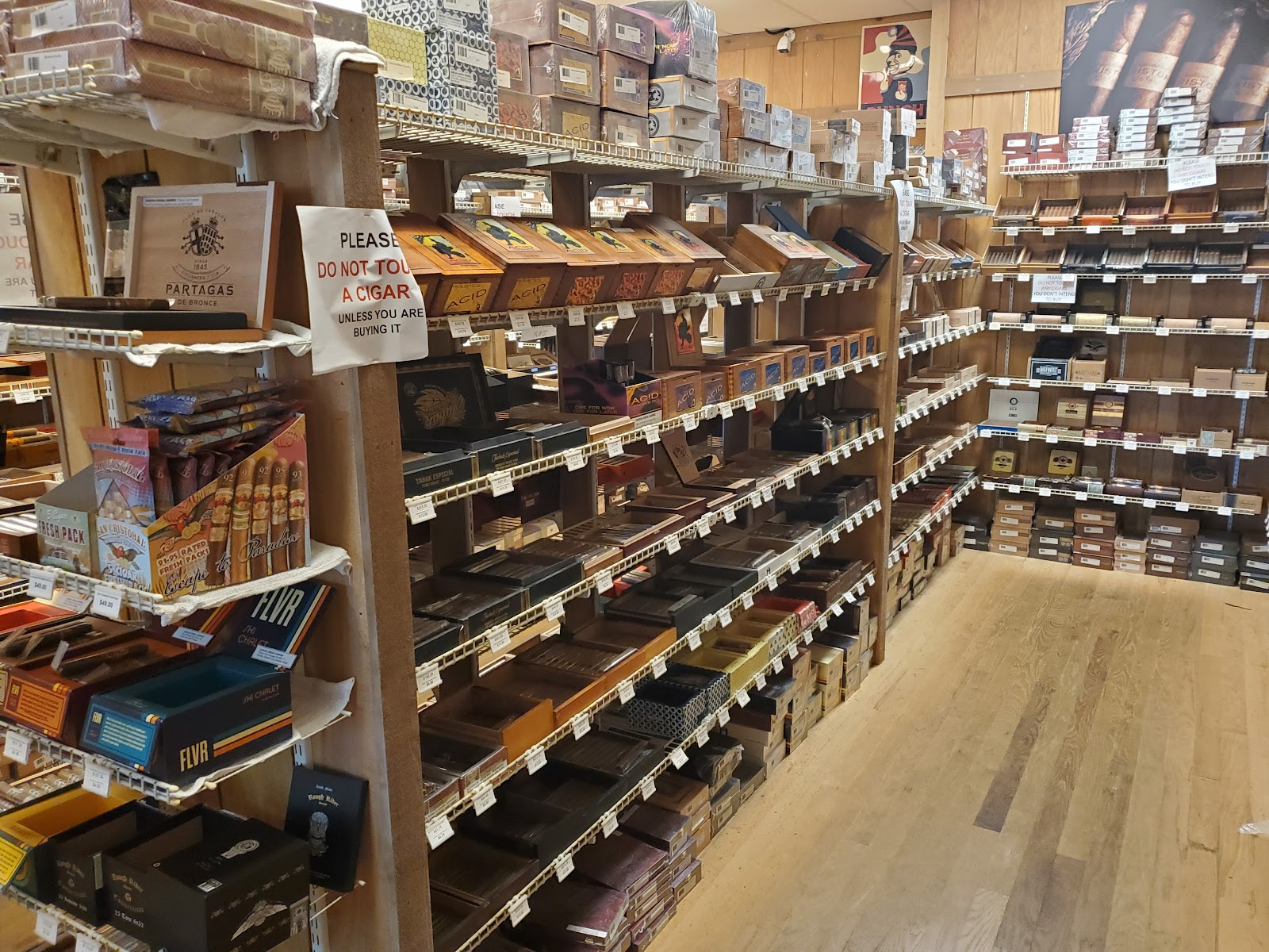 Select Leaf Tobacco Shop photo 5